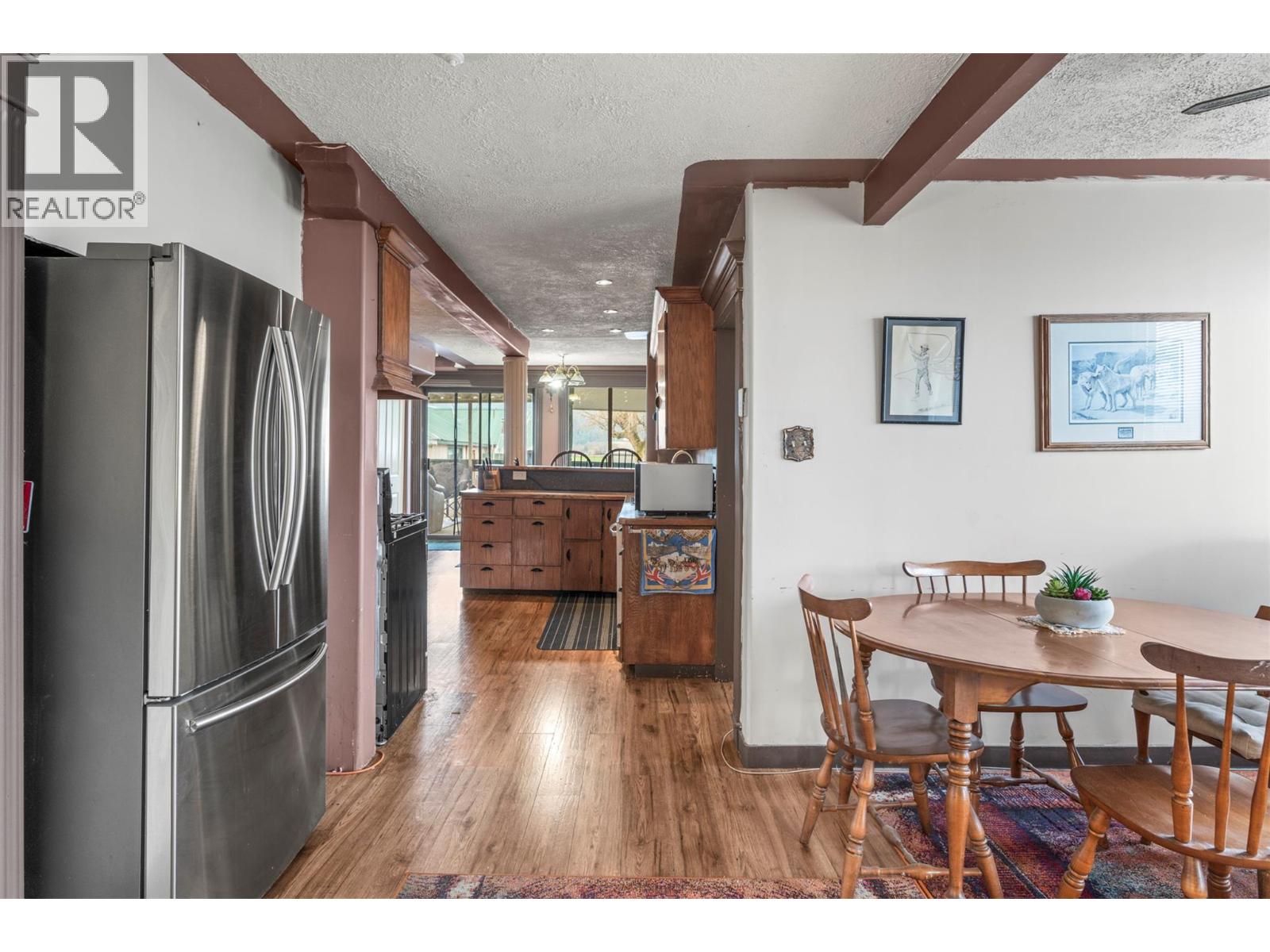 1978 Pleasant Valley Road, Spallumcheen, British Columbia  V4Y 0T7 - Photo 8 - 10371260