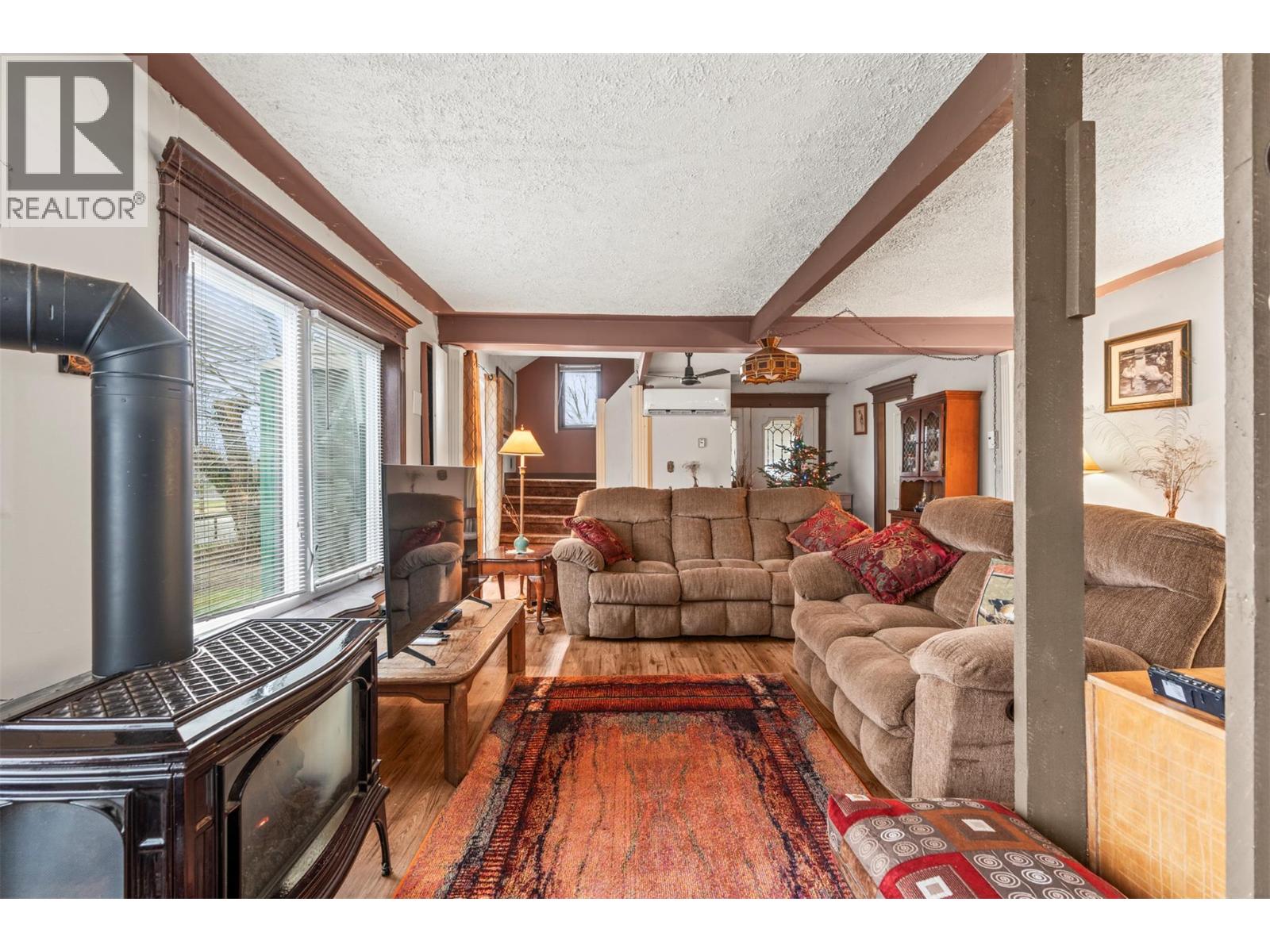 1978 Pleasant Valley Road, Spallumcheen, British Columbia  V4Y 0T7 - Photo 12 - 10371260