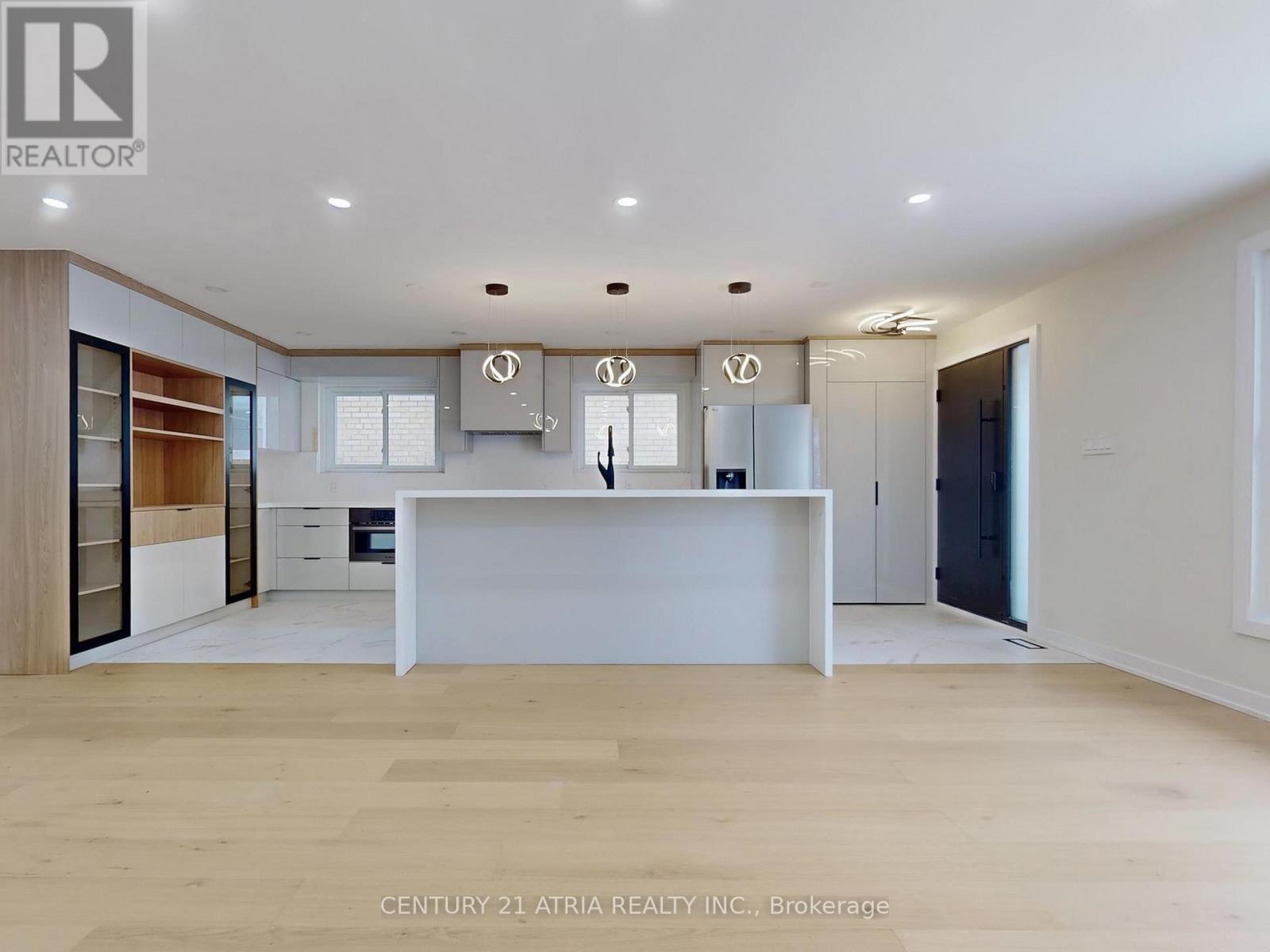 57 Saddle Ridge Drive, Toronto, Ontario  M4A 1Z6 - Photo 4 - C12641170