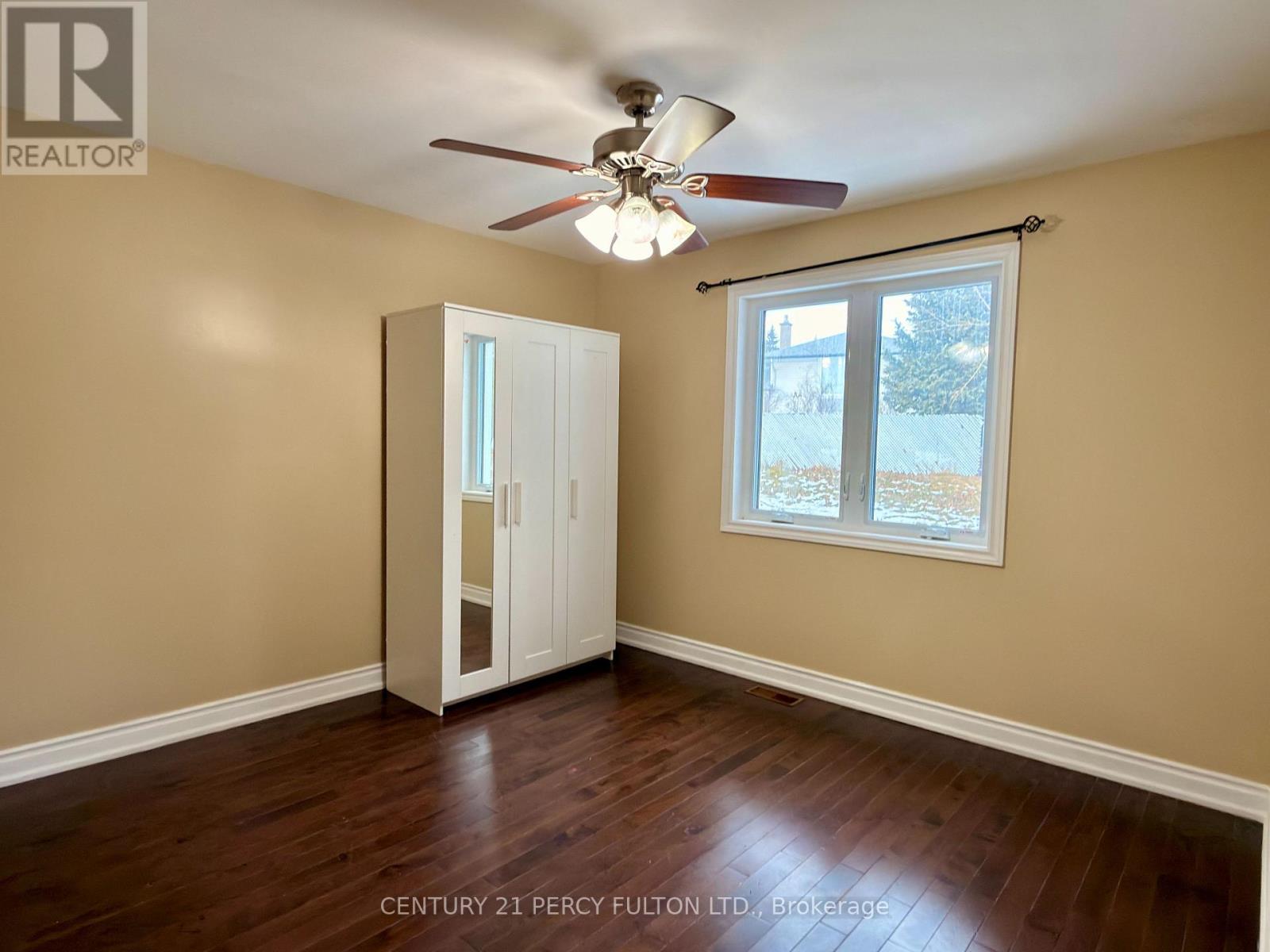 Upper - 24 Chestermere Boulevard, Toronto, Ontario  M1J 2X7 - Photo 11 - E12613010