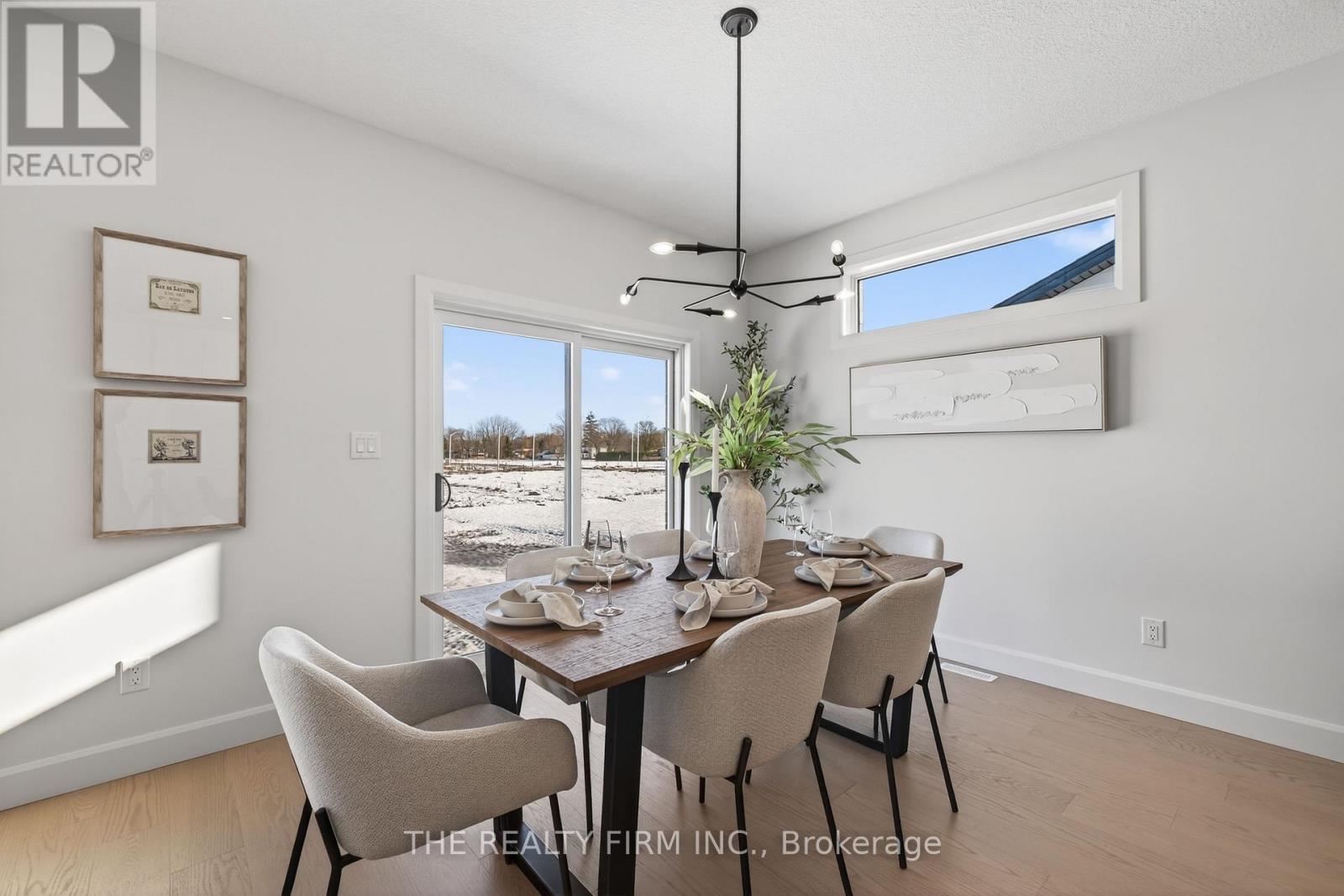 289 King Street, Southwest Middlesex, Ontario  N0L 1M0 - Photo 11 - X12641332