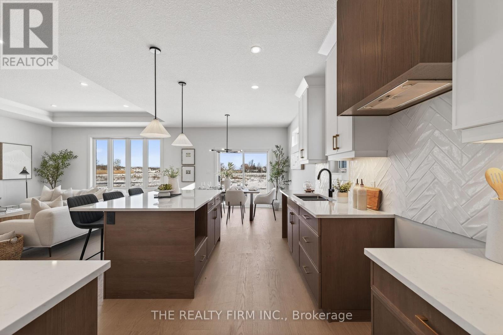 289 King Street, Southwest Middlesex, Ontario  N0L 1M0 - Photo 17 - X12641332