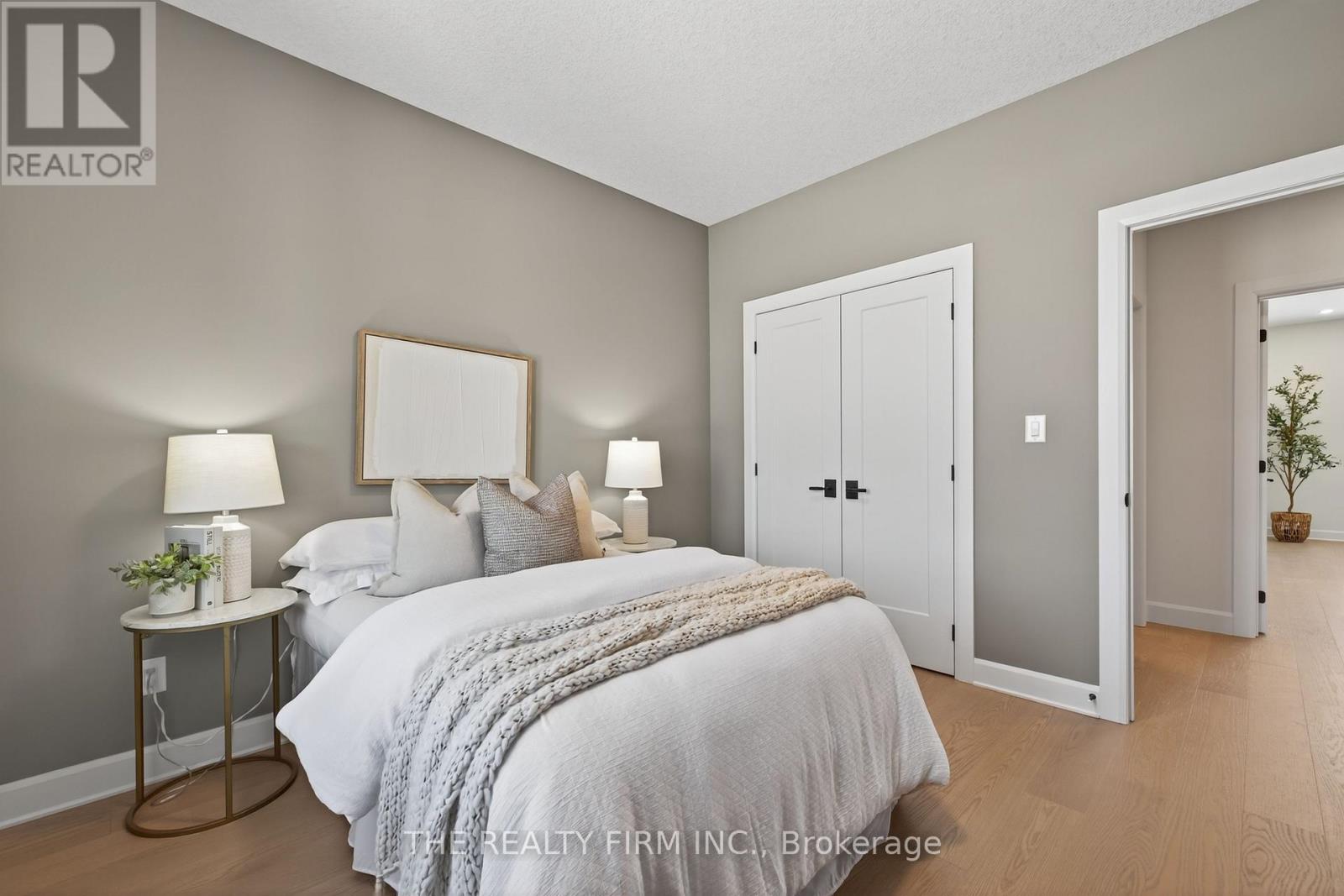 289 King Street, Southwest Middlesex, Ontario  N0L 1M0 - Photo 28 - X12641332