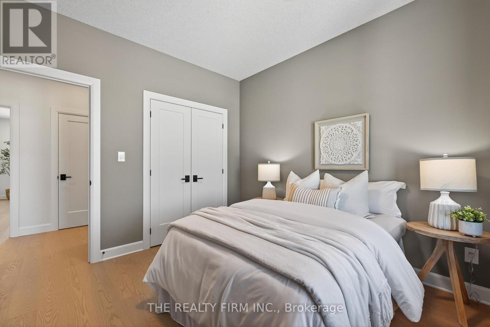 289 King Street, Southwest Middlesex, Ontario  N0L 1M0 - Photo 30 - X12641332