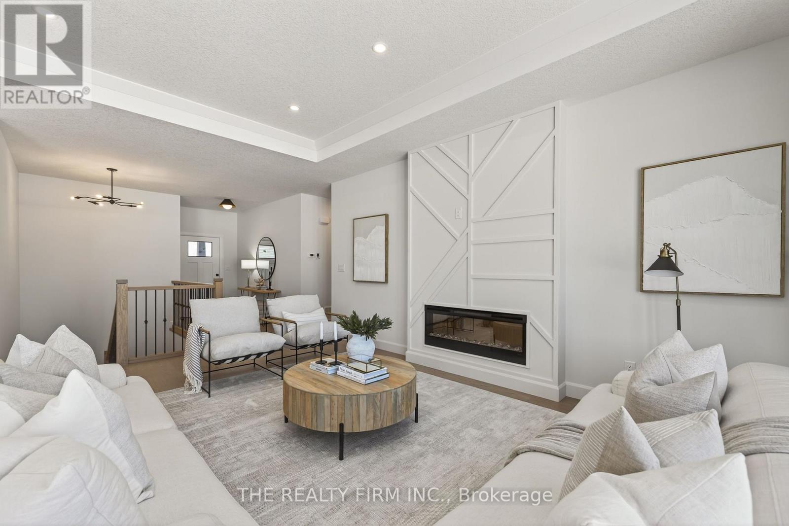 289 King Street, Southwest Middlesex, Ontario  N0L 1M0 - Photo 8 - X12641332