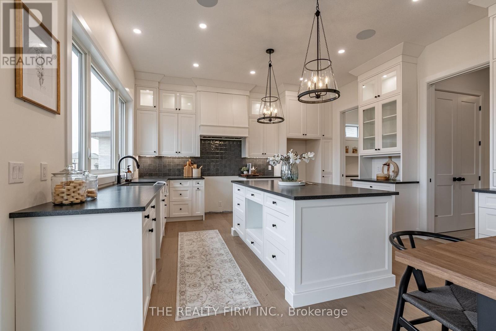 262 Harvest Lane, Thames Centre, Ontario  N0L 1G2 - Photo 14 - X12641380