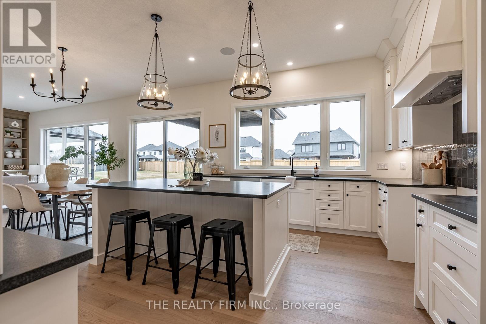 262 Harvest Lane, Thames Centre, Ontario  N0L 1G2 - Photo 16 - X12641380