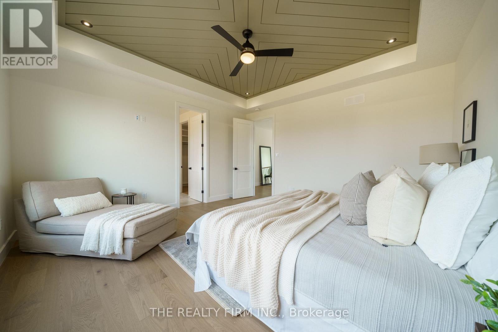 262 Harvest Lane, Thames Centre, Ontario  N0L 1G2 - Photo 25 - X12641380