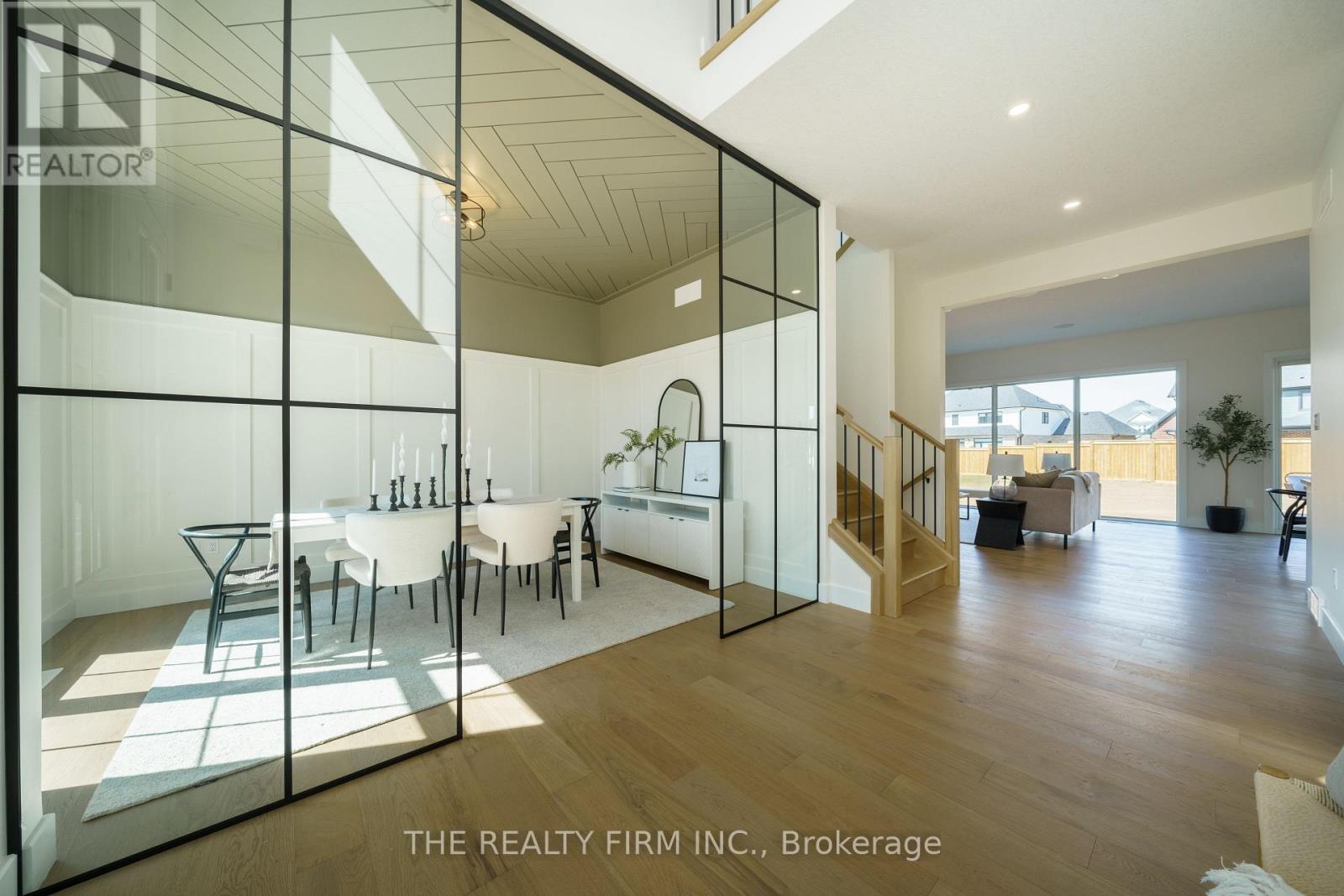 262 Harvest Lane, Thames Centre, Ontario  N0L 1G2 - Photo 4 - X12641380