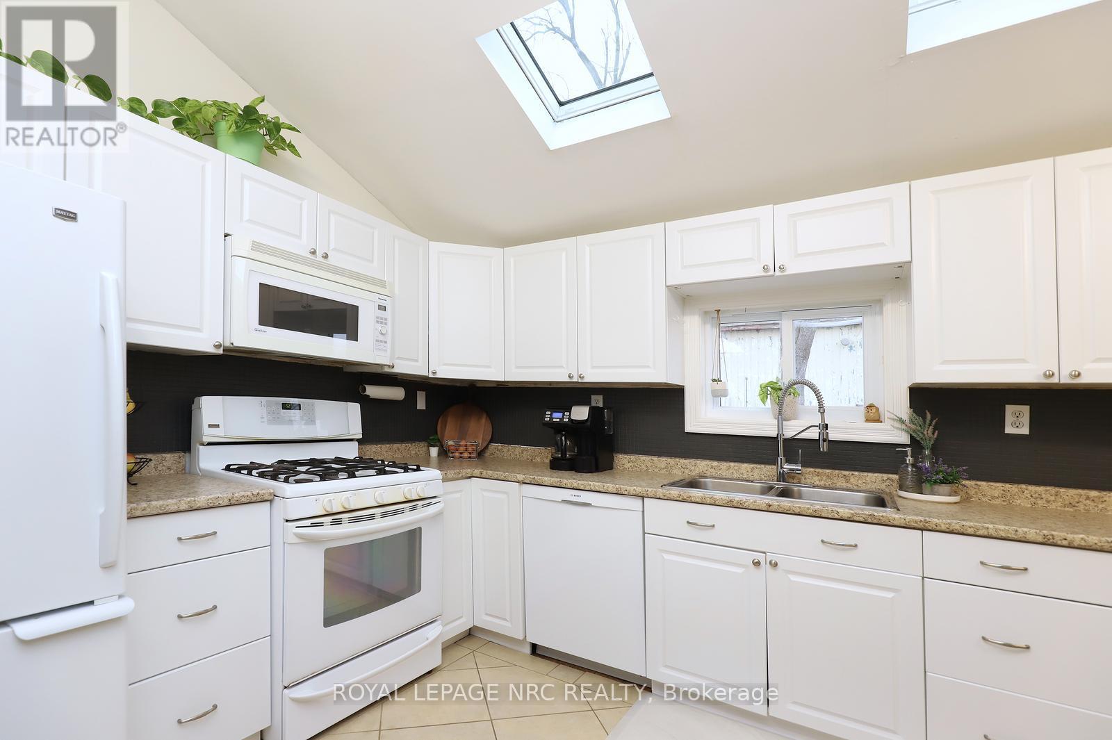 8190 Mud Street, Grimsby, Ontario  L0R 1M0 - Photo 16 - X12641254