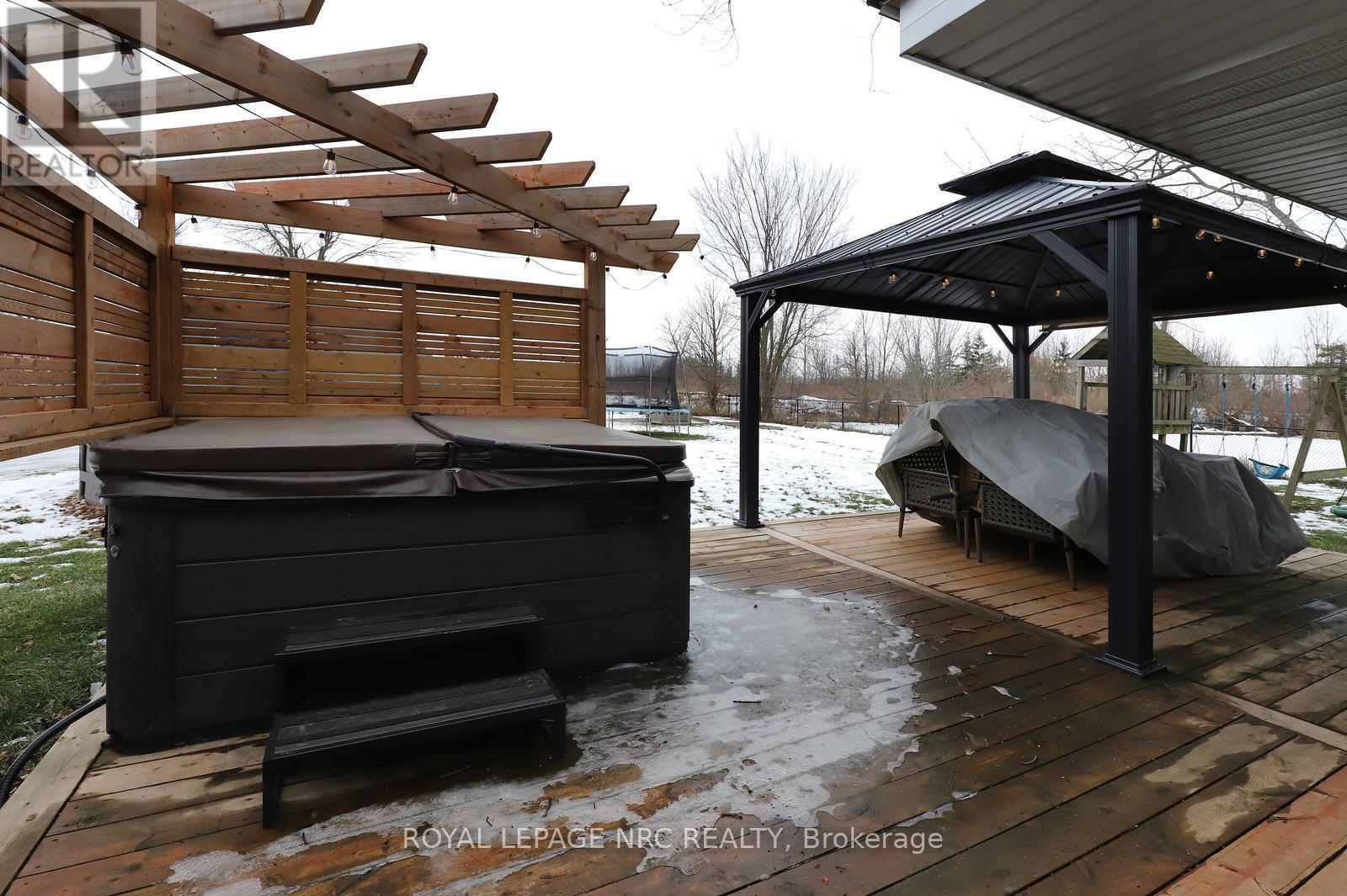 8190 Mud Street, Grimsby, Ontario  L0R 1M0 - Photo 35 - X12641254