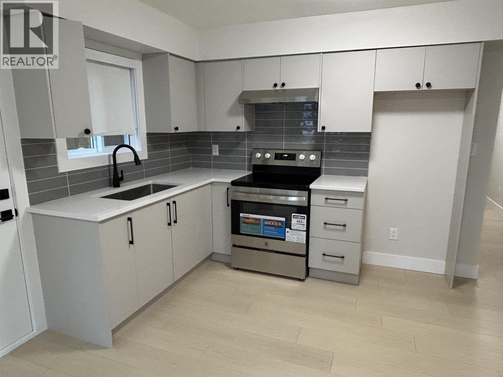 4848 Frances Street, Burnaby, British Columbia V5C 2S4 - Photo 11 - R3065000