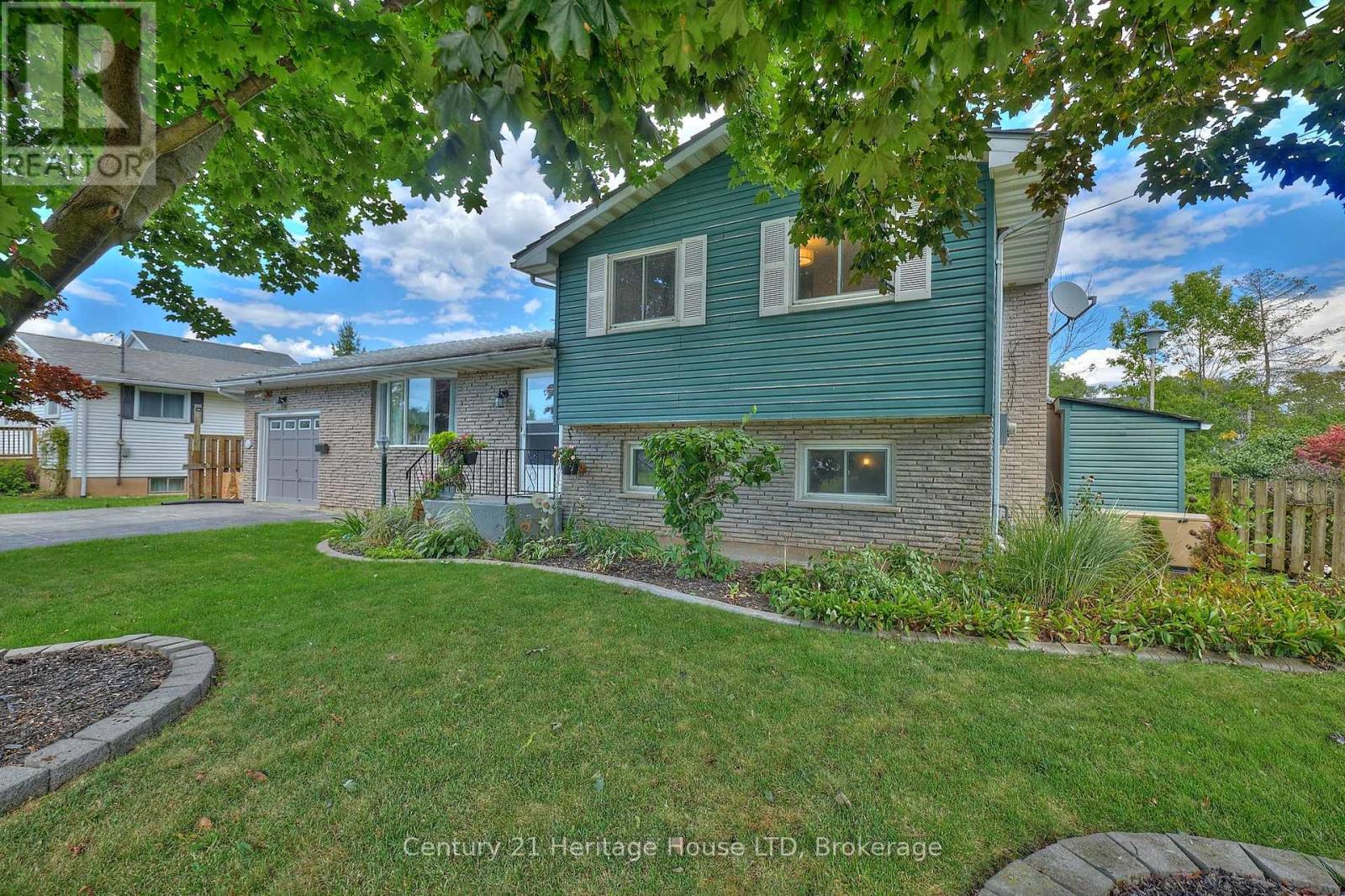 15 Malkin Avenue, Fort Erie, Ontario  L2A 5H9 - Photo 6 - X12610106