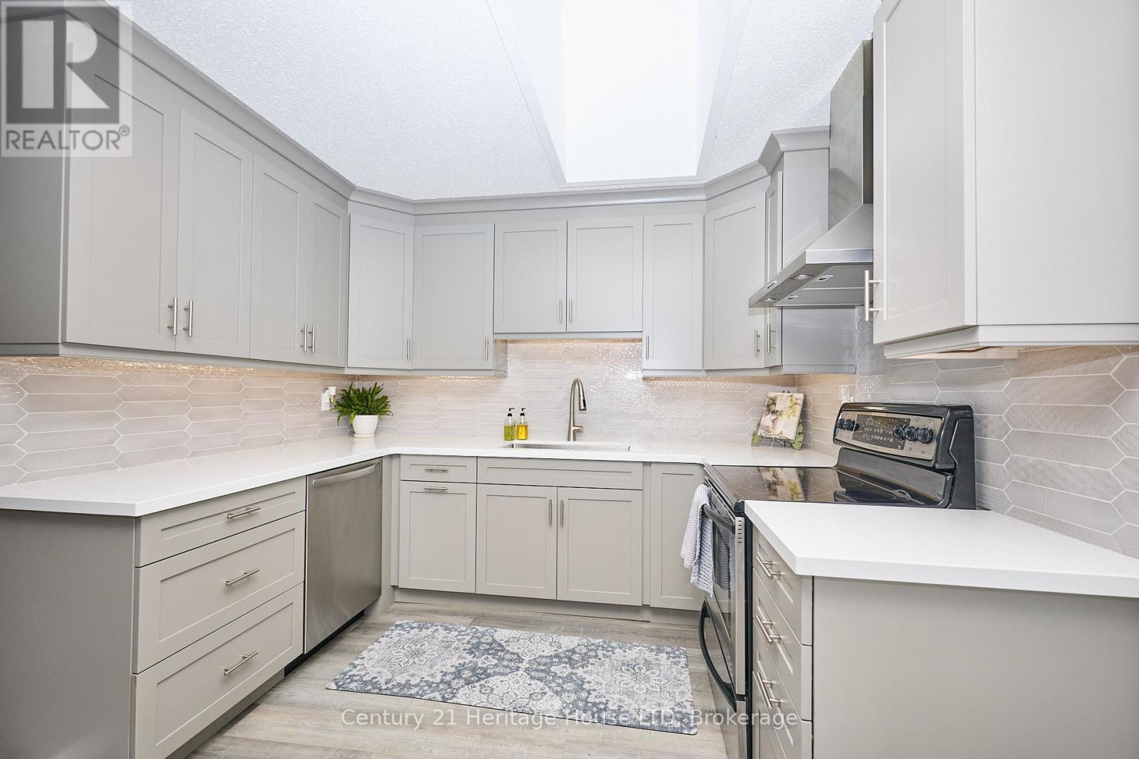 15 Malkin Avenue, Fort Erie, Ontario  L2A 5H9 - Photo 9 - X12610106