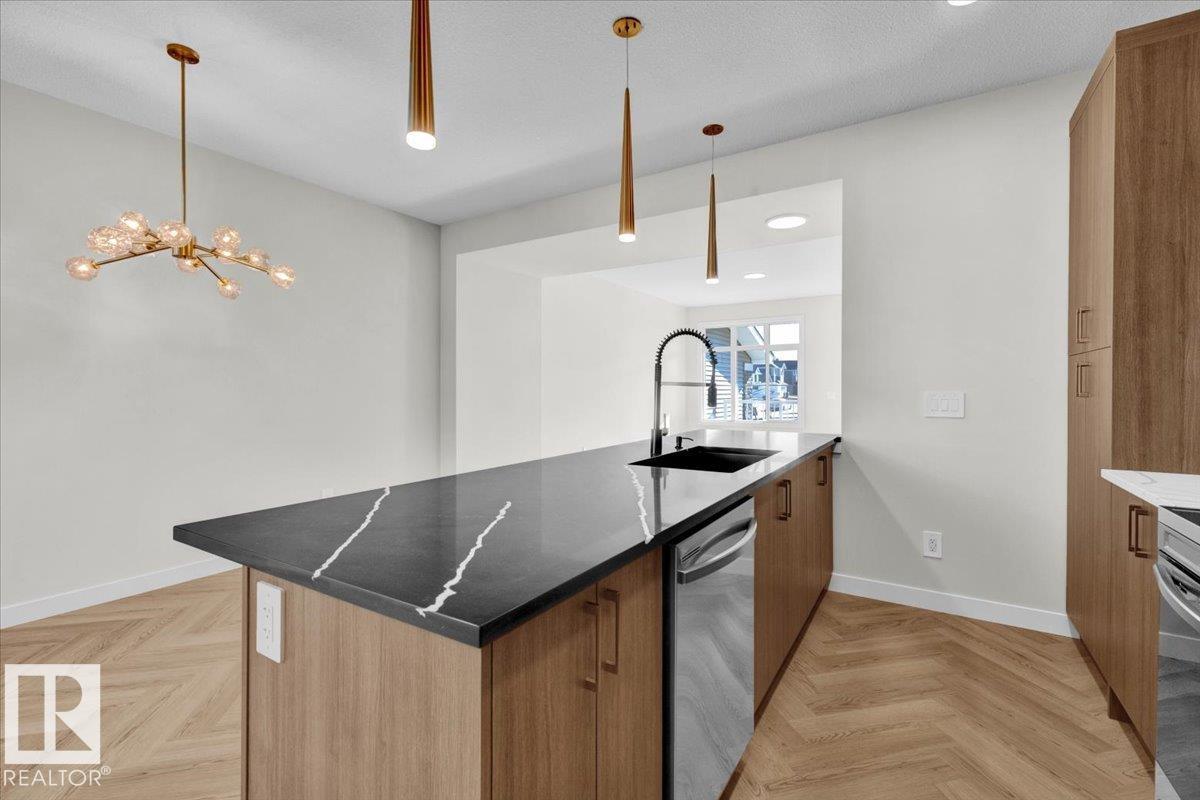 1325 Keswick Dr Sw, Edmonton, Alberta  T6W 4V8 - Photo 12 - E4468367