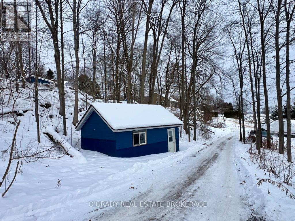 2 Pooles Resort Road, Leeds And The Thousand Islands, Ontario  K0E 1R0 - Photo 14 - X12641368