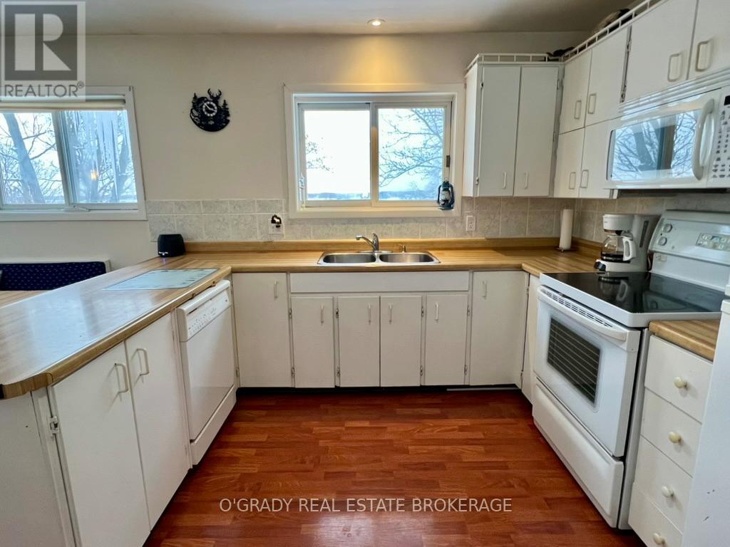 2 Pooles Resort Road, Leeds And The Thousand Islands, Ontario  K0E 1R0 - Photo 22 - X12641368