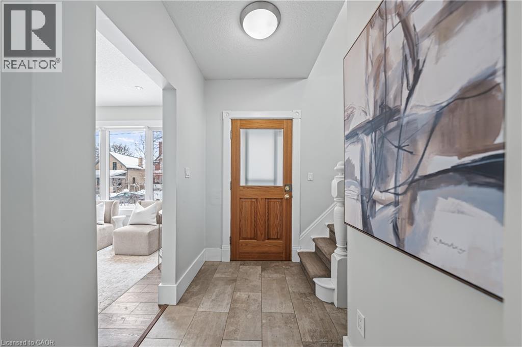 11 Heins Avenue, Kitchener, Ontario N2G 1Z7 - Photo 8 - 40794470