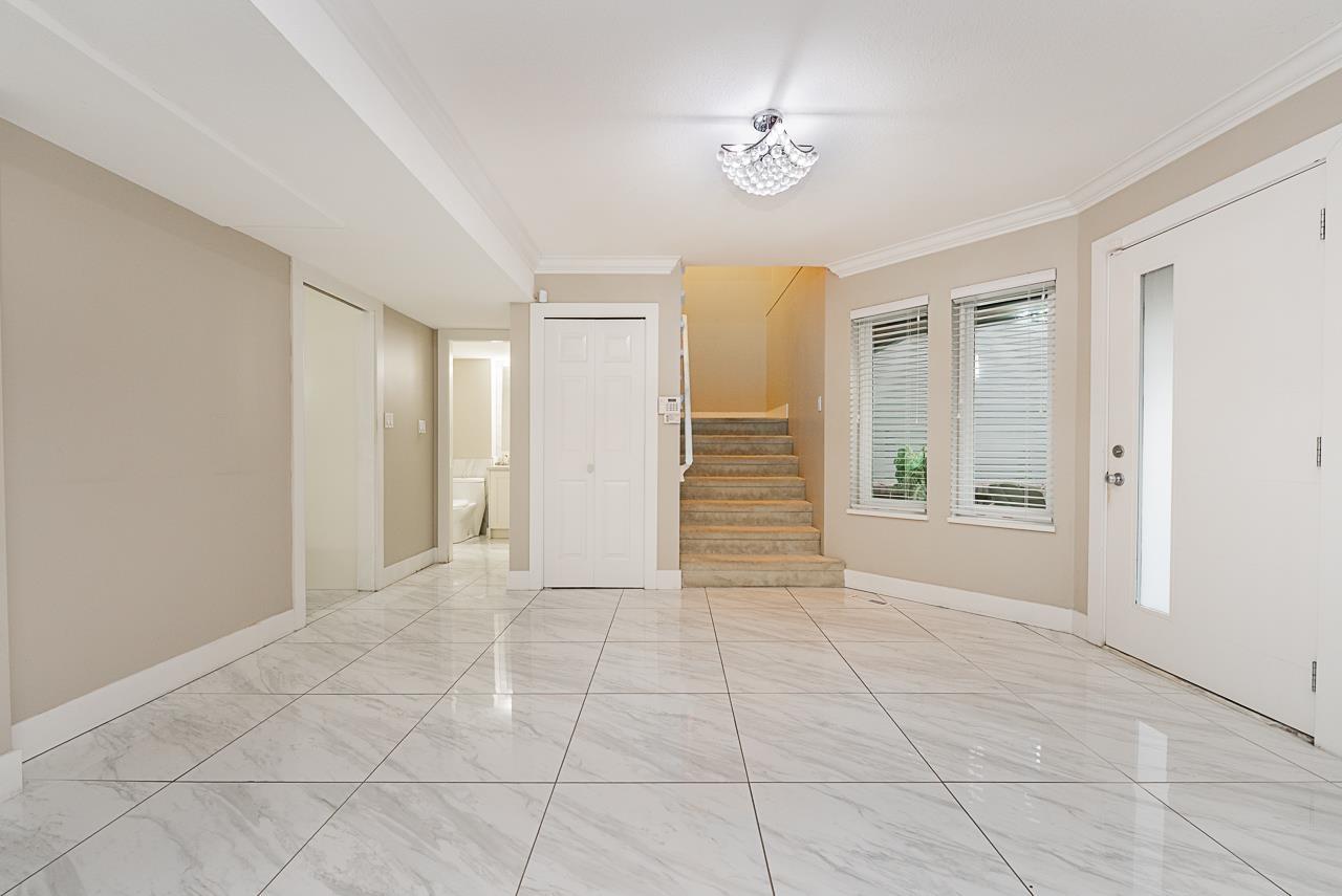 10816 80 Avenue, Delta, British Columbia  V4C 4C2 - Photo 7 - R3067673