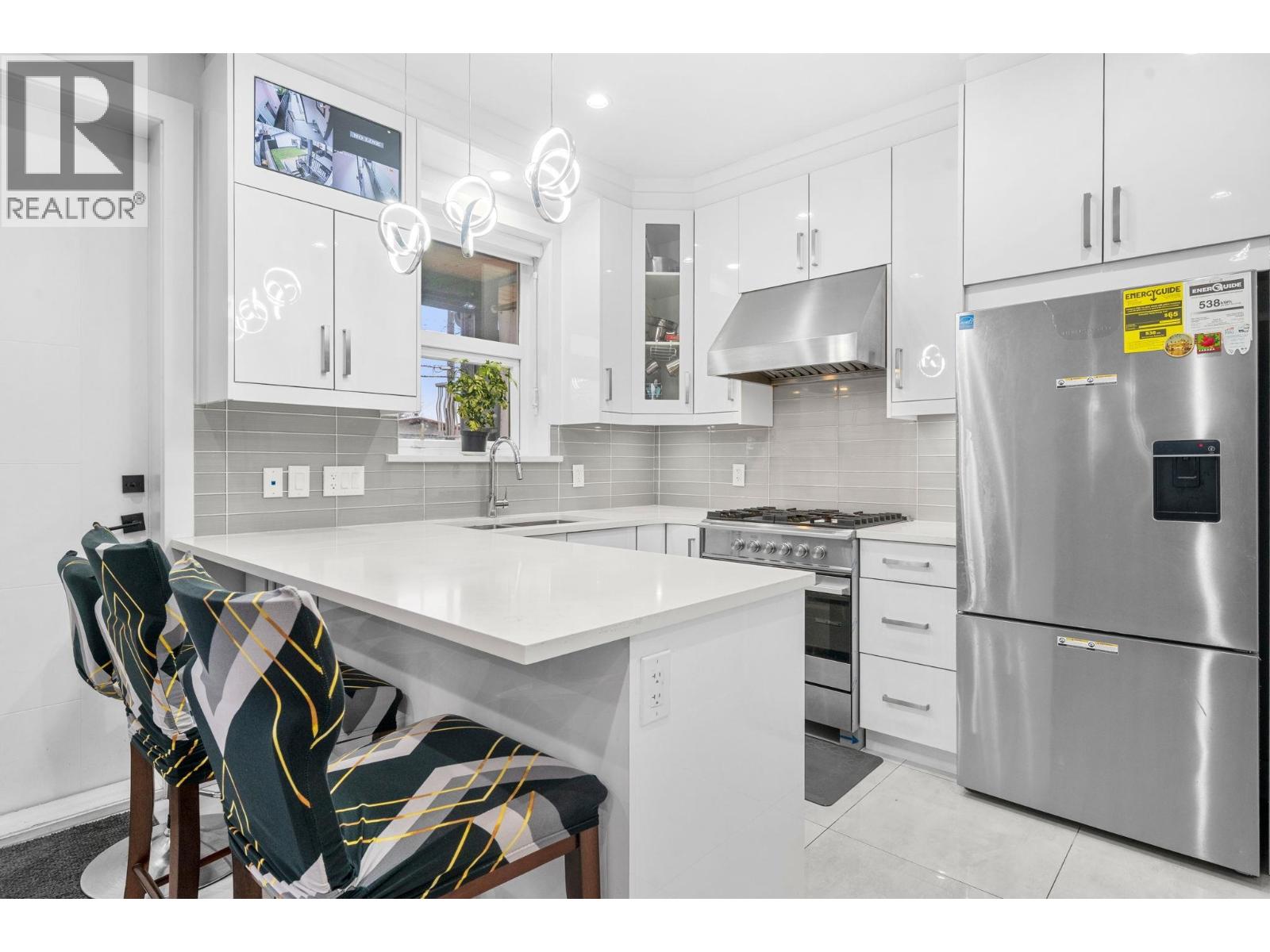 6749 Knight Street, Vancouver, British Columbia V5P 2W4 - Photo 10 - R3057516