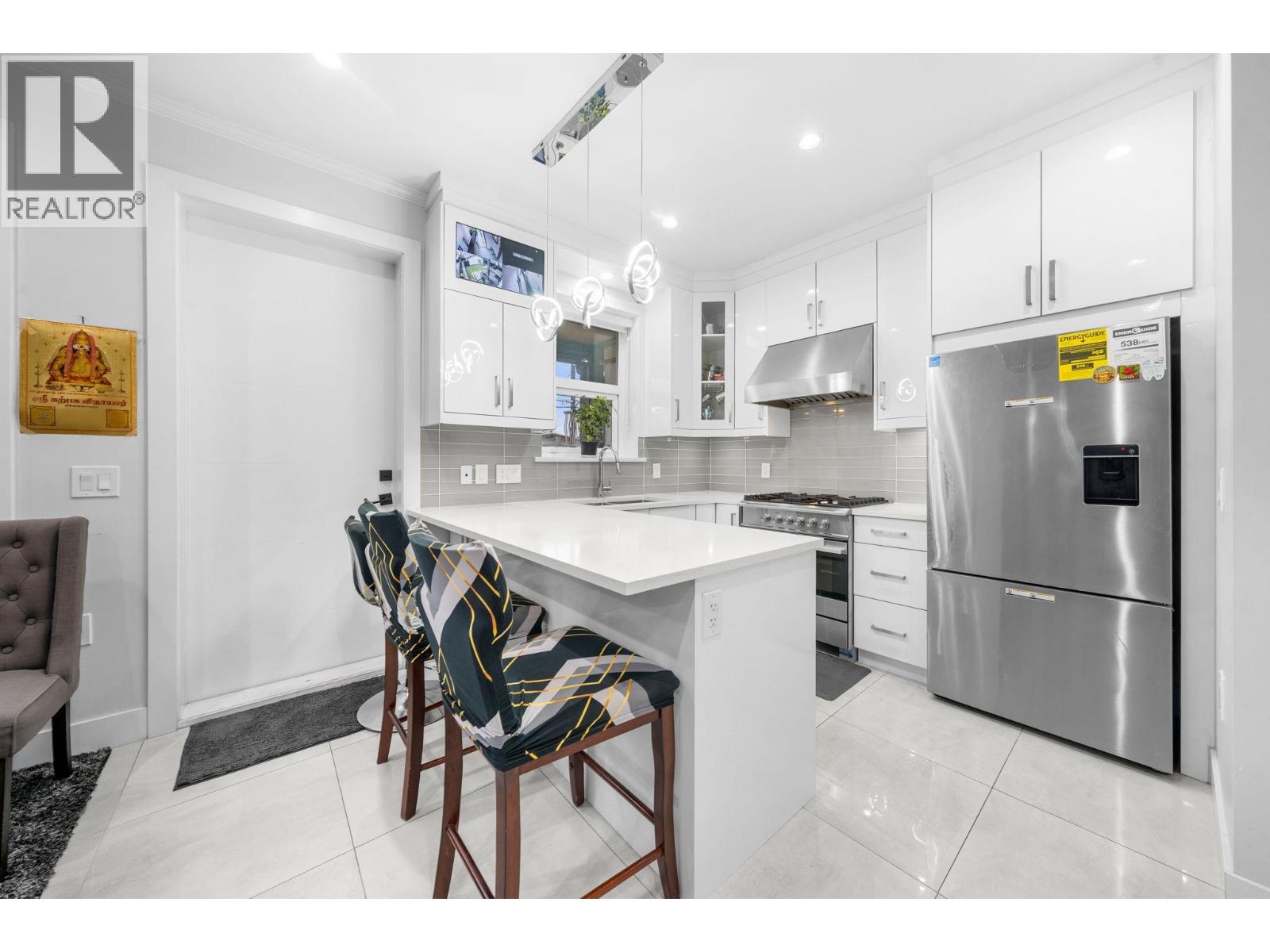 6749 Knight Street, Vancouver, British Columbia V5P 2W4 - Photo 9 - R3057516