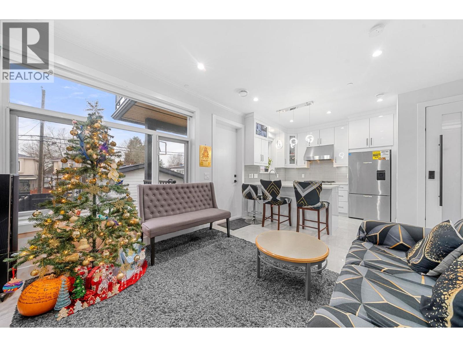 6749 Knight Street, Vancouver, British Columbia V5P 2W4 - Photo 3 - R3057516