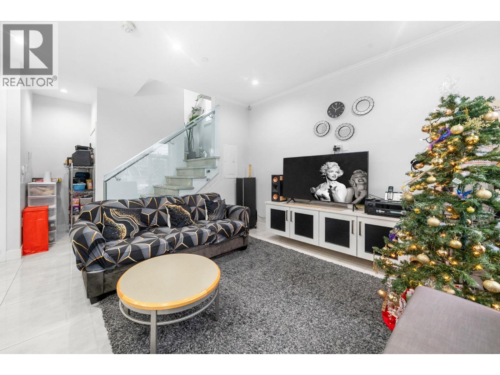 6749 Knight Street, Vancouver, British Columbia V5P 2W4 - Photo 7 - R3057516