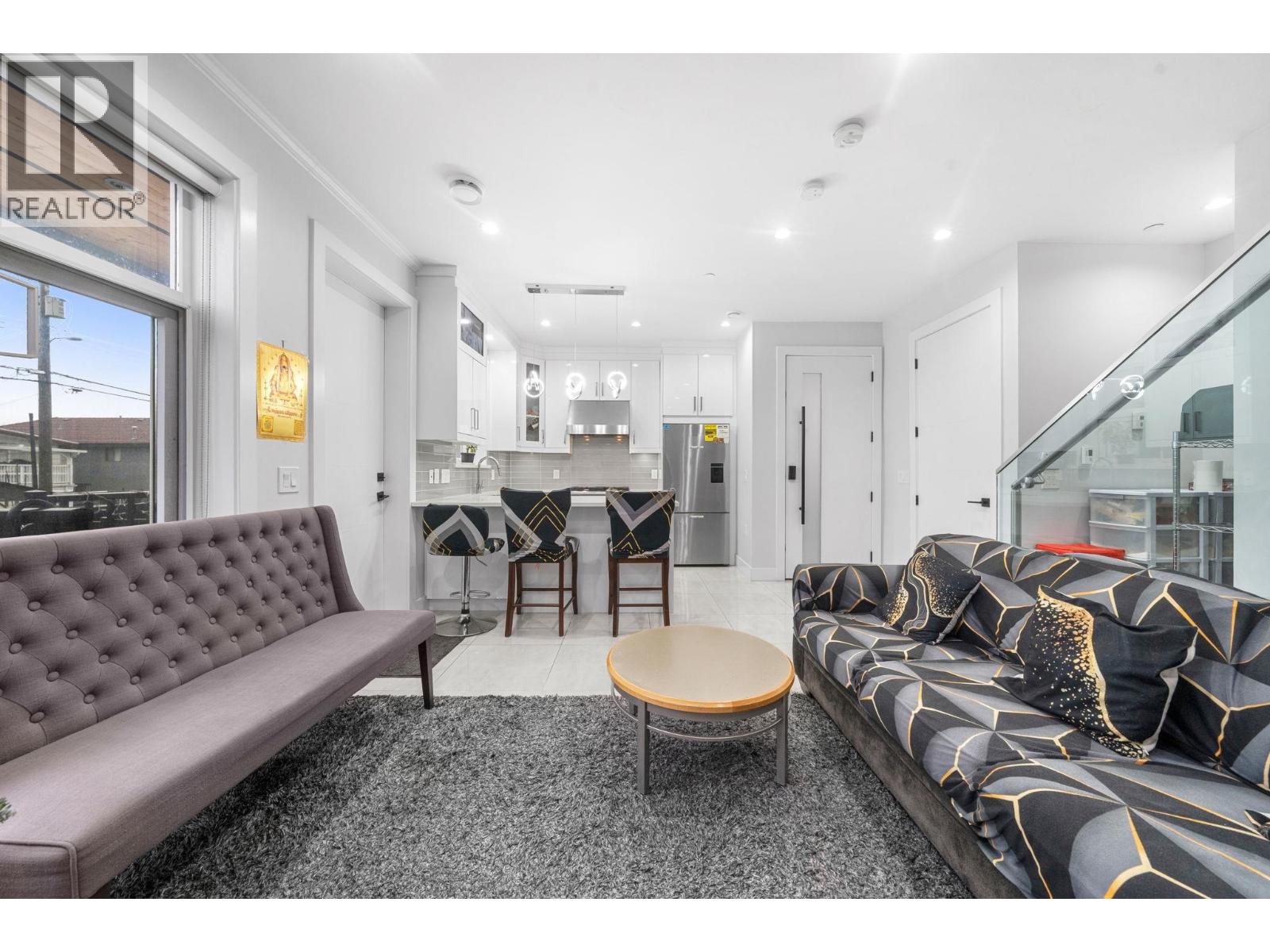 6749 Knight Street, Vancouver, British Columbia V5P 2W4 - Photo 4 - R3057516