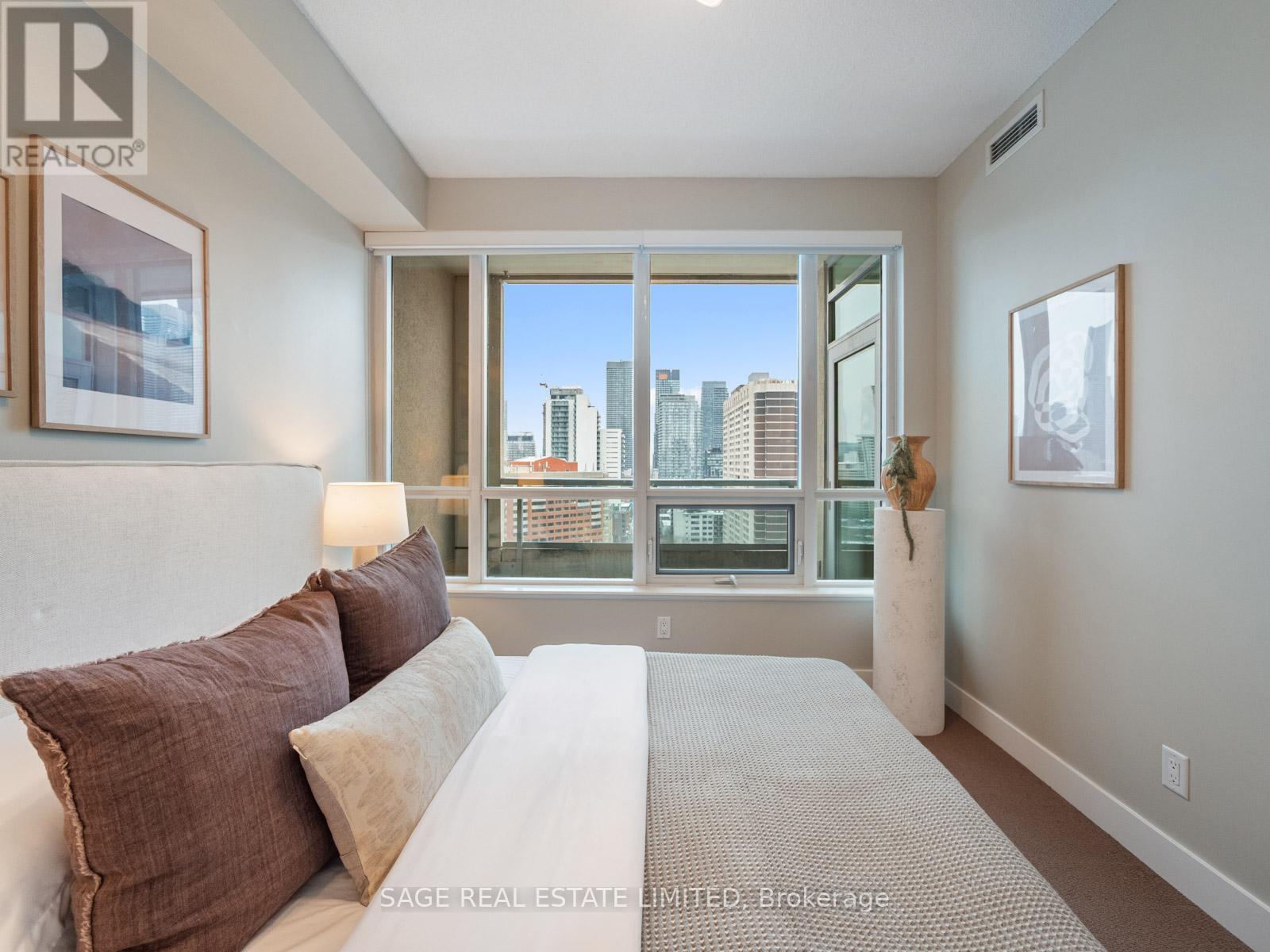 1701 - 120 Homewood Avenue, Toronto, Ontario  M4Y 2J3 - Photo 12 - C12641292