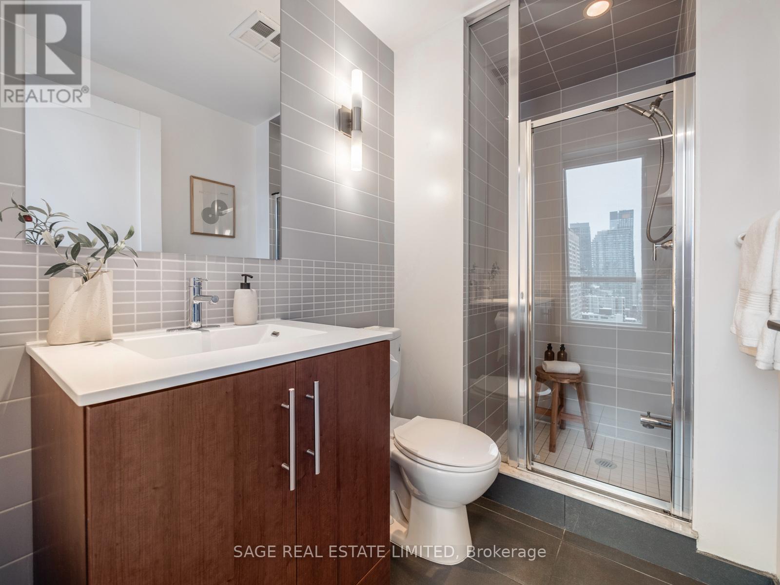 1701 - 120 Homewood Avenue, Toronto, Ontario  M4Y 2J3 - Photo 21 - C12641292