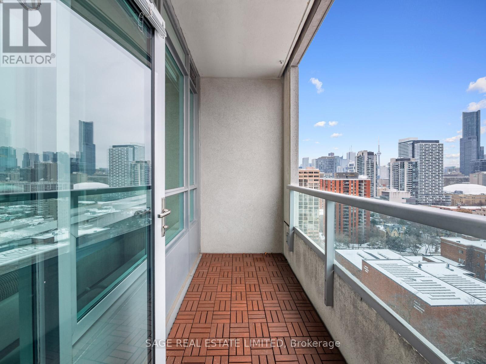 1701 - 120 Homewood Avenue, Toronto, Ontario  M4Y 2J3 - Photo 23 - C12641292