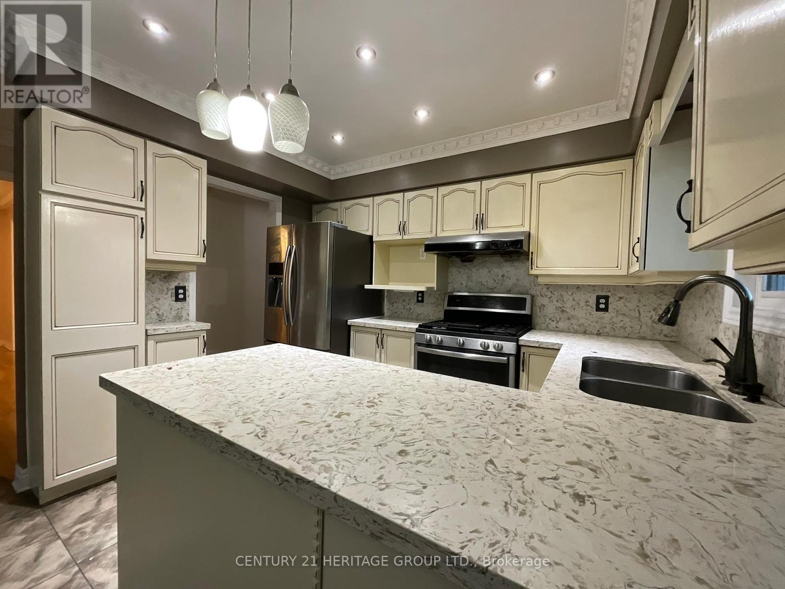 305 Sandringham Drive, Clarington, Ontario  L1E 3A7 - Photo 14 - E12641320