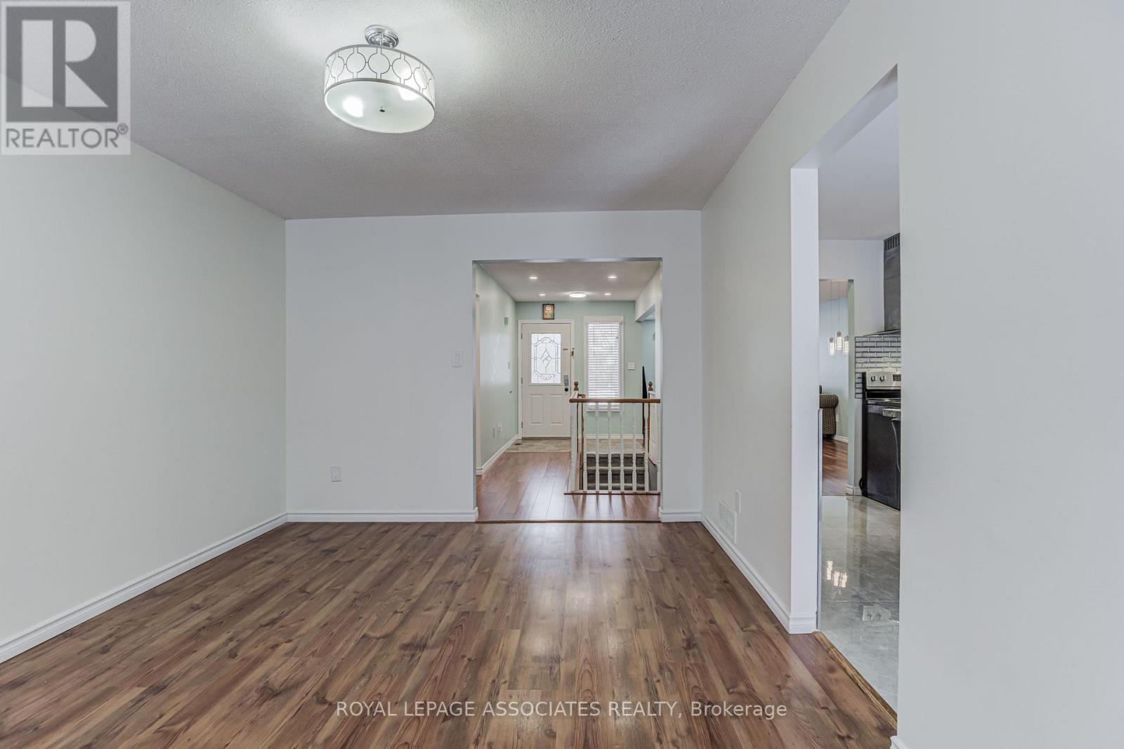 130 Cunningham Drive, New Tecumseth, Ontario  L9R 1C4 - Photo 10 - N12641324