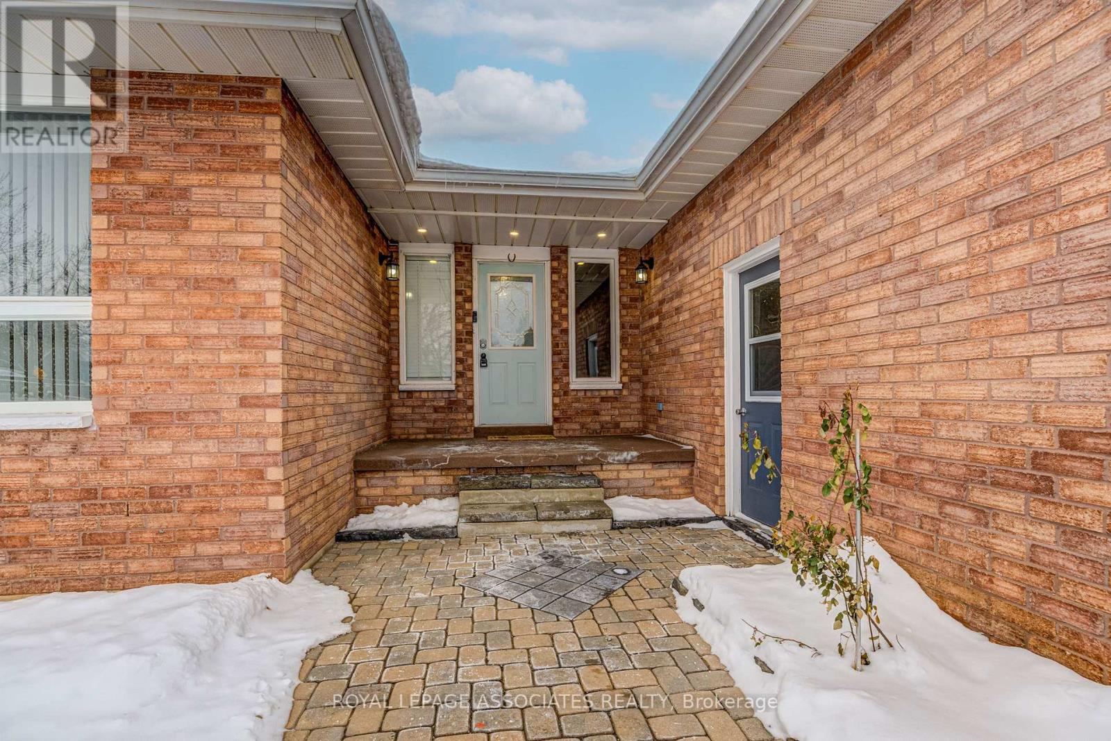 130 Cunningham Drive, New Tecumseth, Ontario  L9R 1C4 - Photo 2 - N12641324