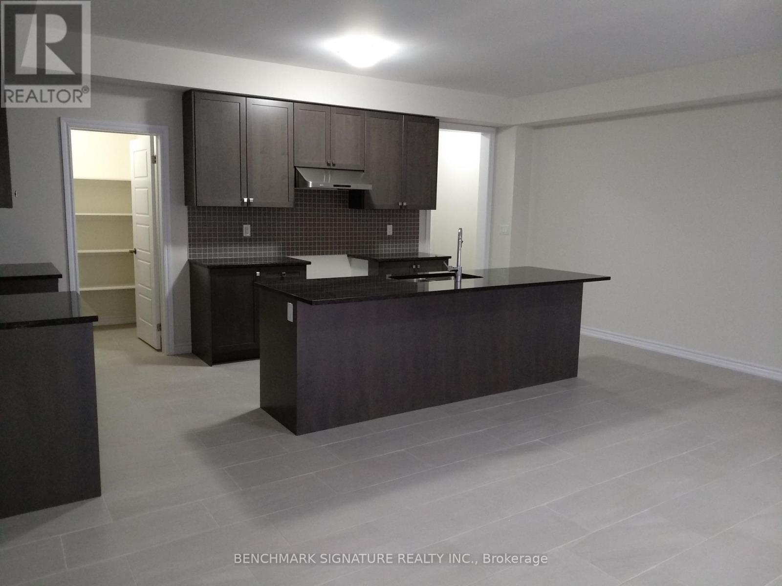 29 George Peach Avenue, Markham, Ontario  L6C 0Z1 - Photo 8 - N12641366