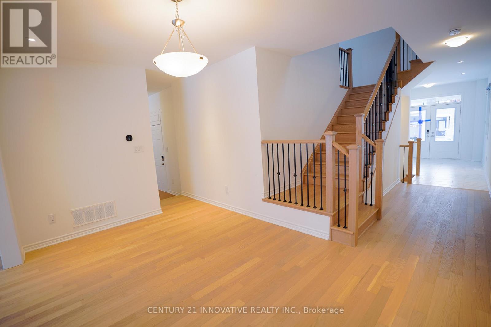 1350 Glamorgan Manor, Pickering, Ontario  L1X 0N1 - Photo 4 - E12637054