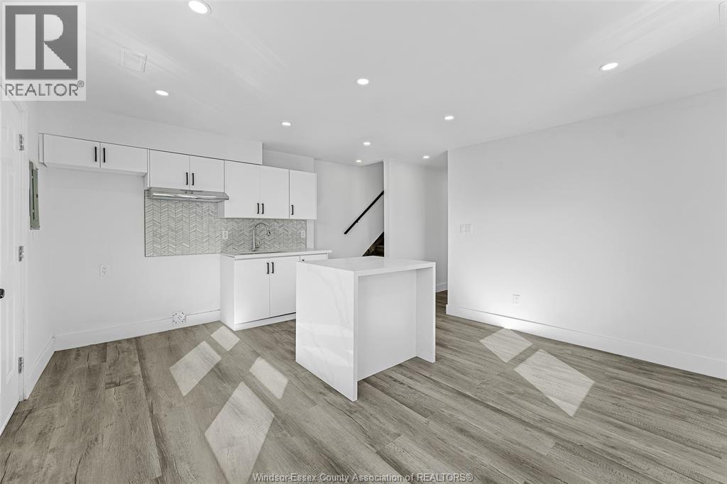 409 Hall Unit# B, Windsor, Ontario N9A 2L7 - Photo 3 - 25031853