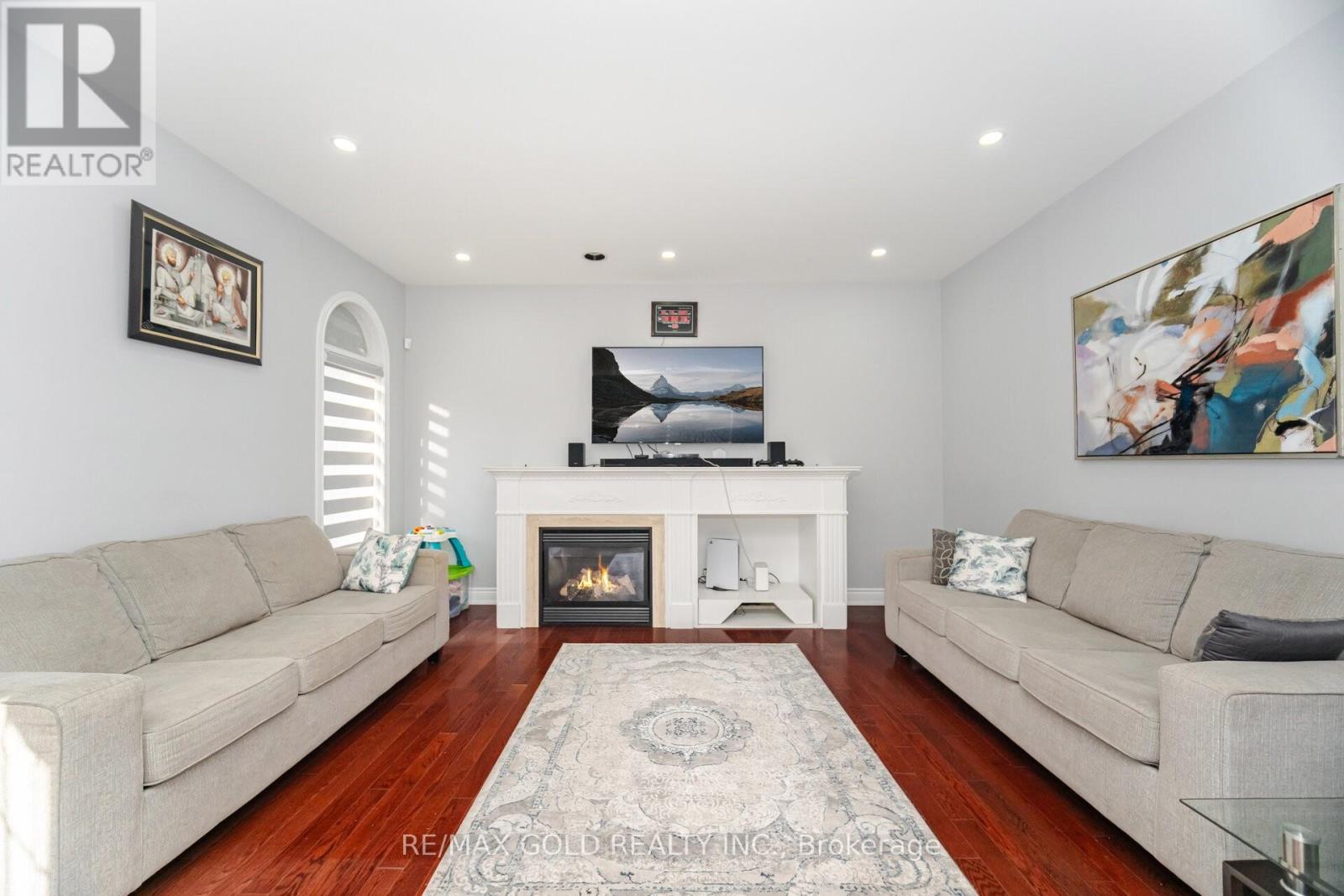 32 Eaglesprings Crescent, Brampton, Ontario  L6P 2V9 - Photo 11 - W12641316