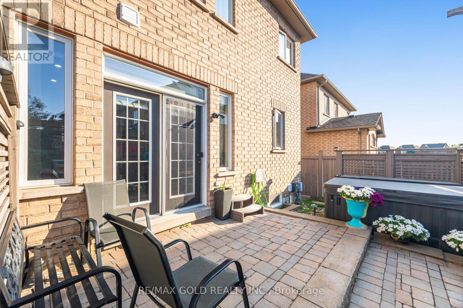 32 Eaglesprings Crescent, Brampton, Ontario  L6P 2V9 - Photo 26 - W12641316