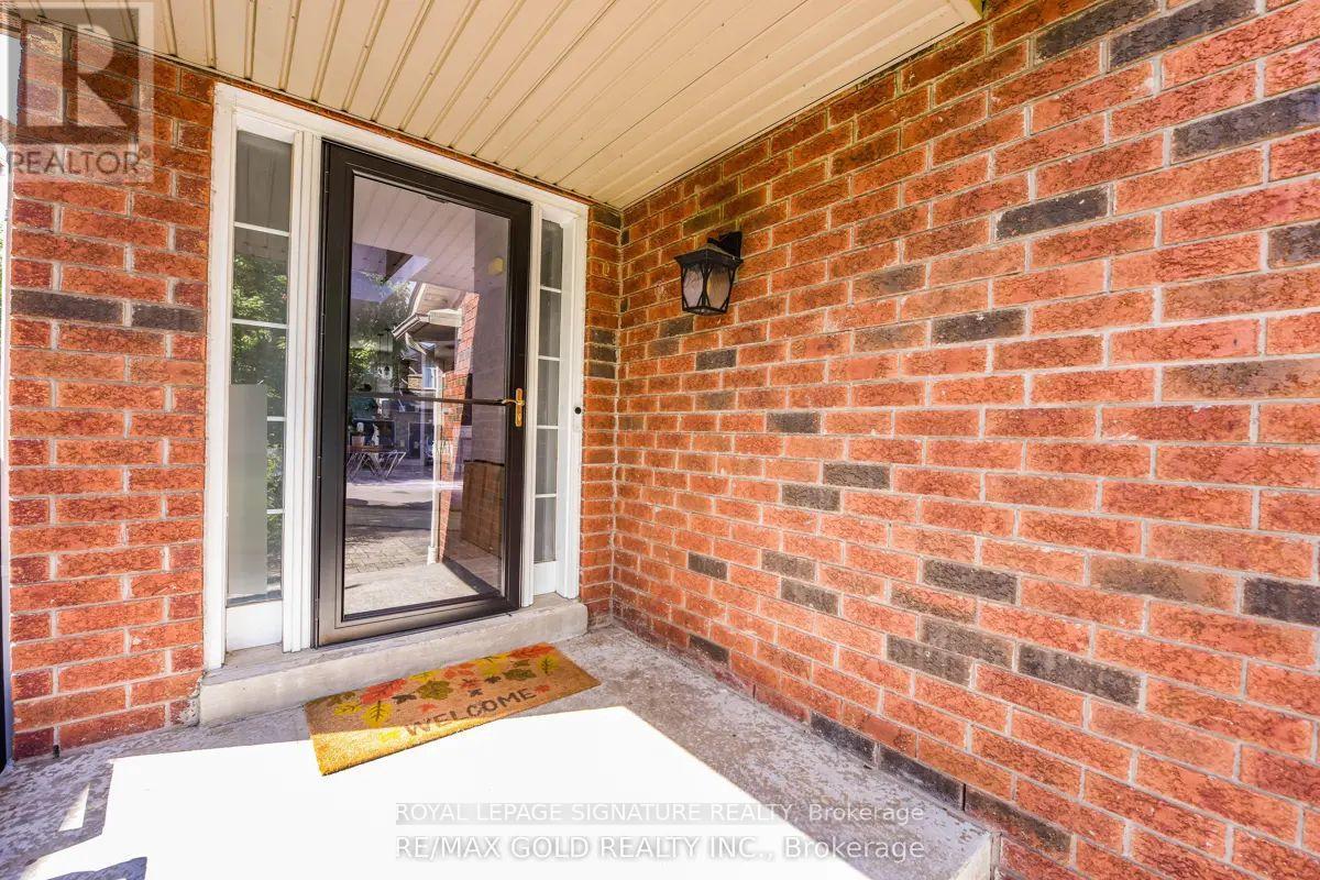 5670 Raleigh Street, Mississauga, Ontario  L5M 7E6 - Photo 2 - W12641376