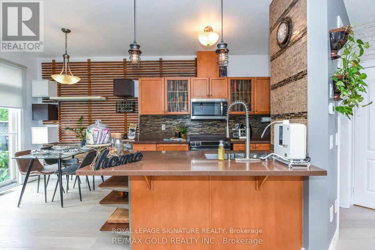 5670 Raleigh Street, Mississauga, Ontario  L5M 7E6 - Photo 6 - W12641376