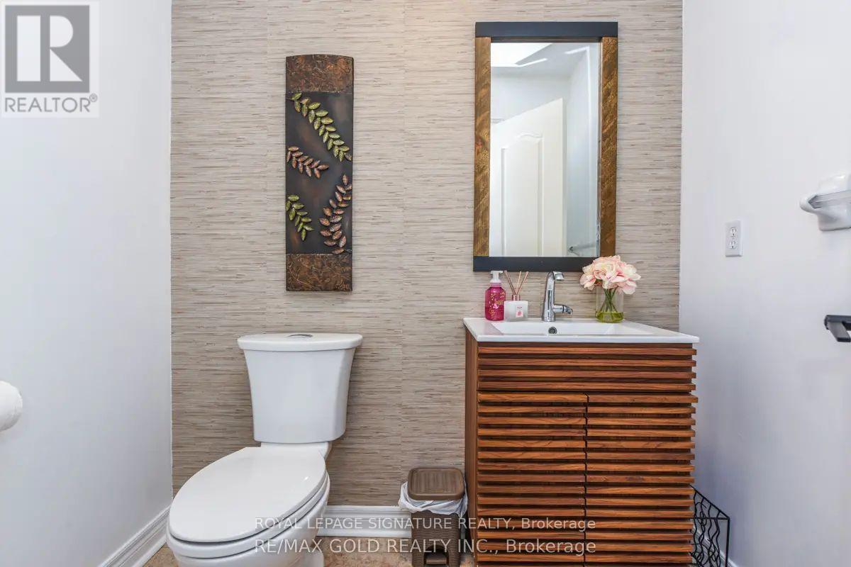 5670 Raleigh Street, Mississauga, Ontario  L5M 7E6 - Photo 7 - W12641376