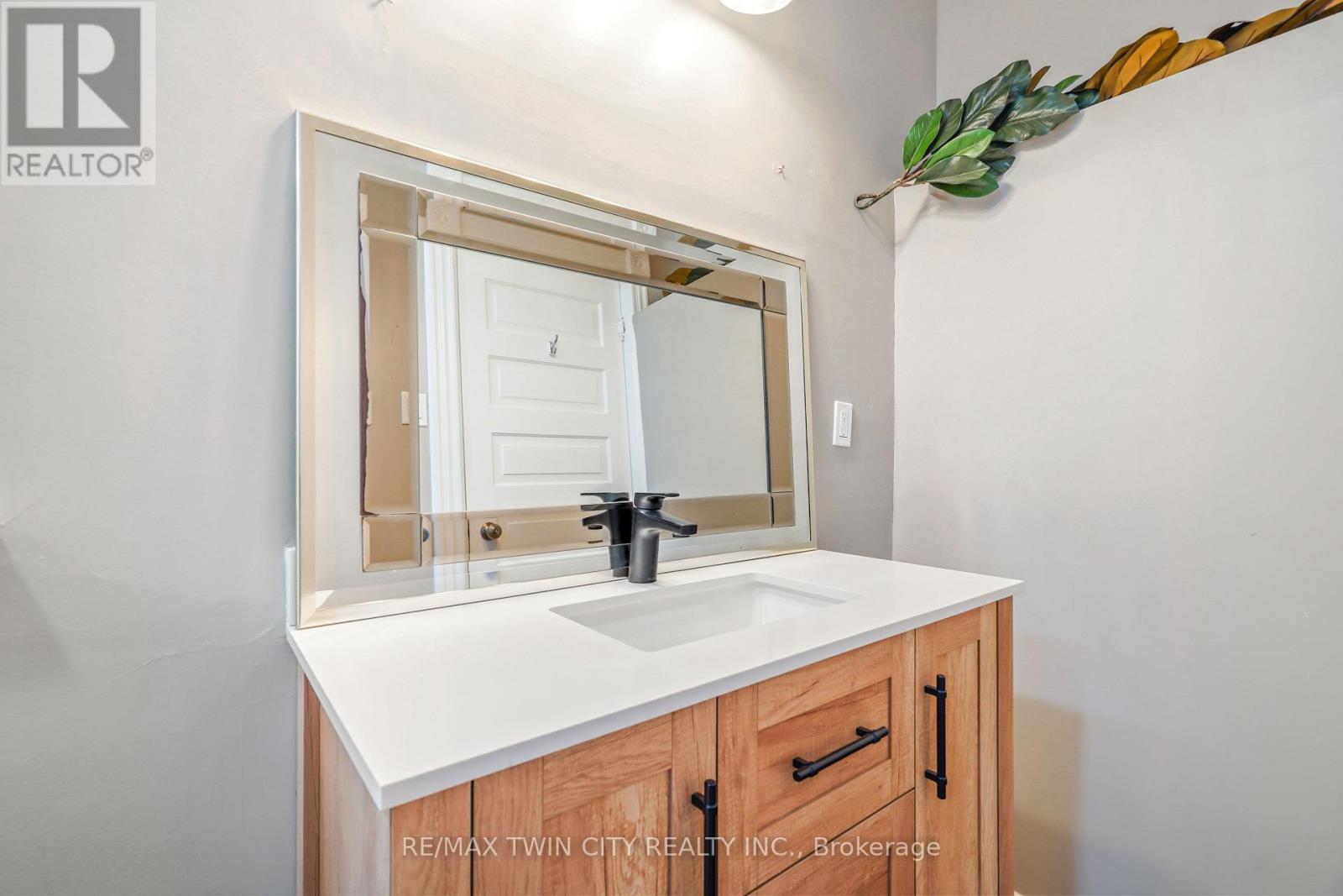 353 Dalhousie Street, Brantford, Ontario  N3S 3V9 - Photo 19 - X12641340