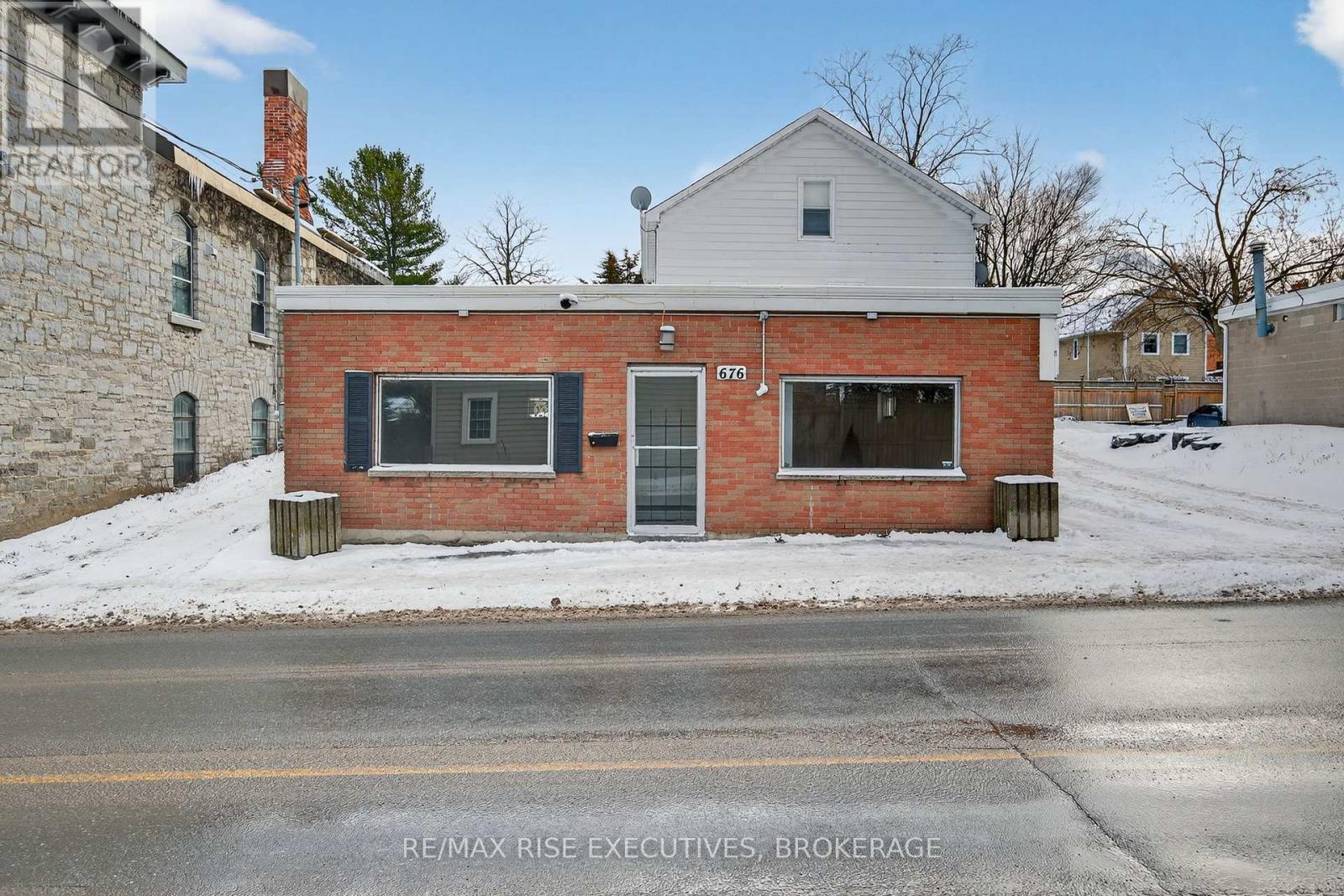 676 King Street W, Kingston, Ontario  K7M 2E8 - Photo 46 - X12641414