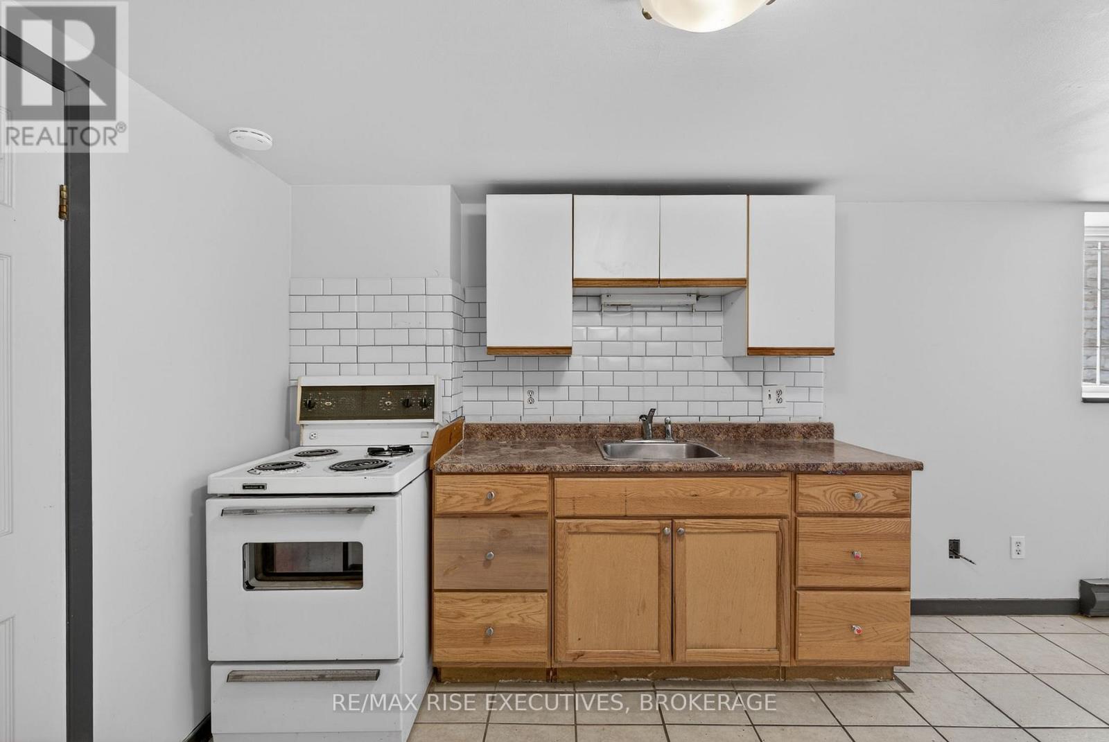 676 King Street W, Kingston, Ontario  K7M 2E8 - Photo 33 - X12641436