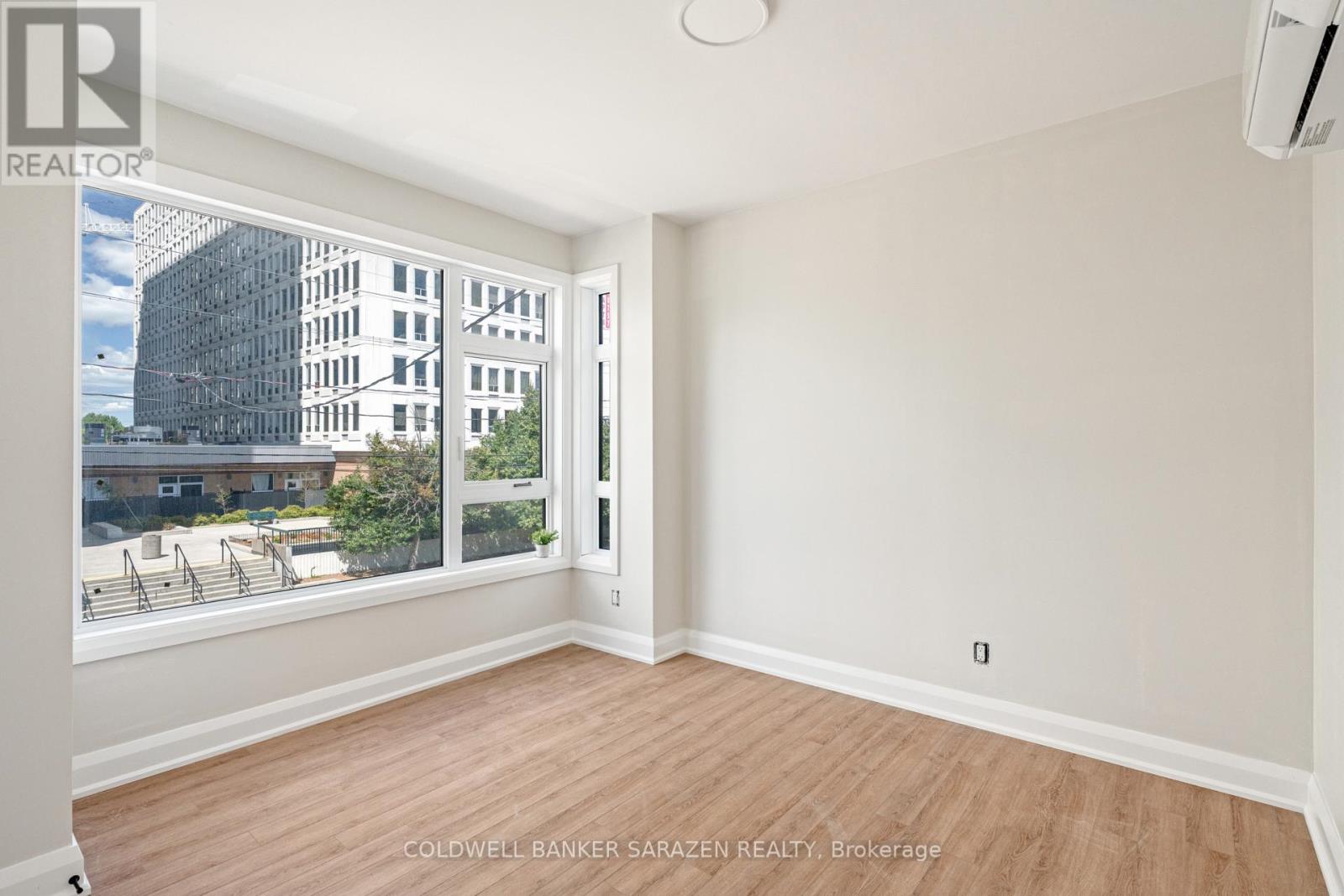 201 - 10 Mcarthur Avenue, Ottawa, Ontario  K1L 6R2 - Photo 10 - X12641408