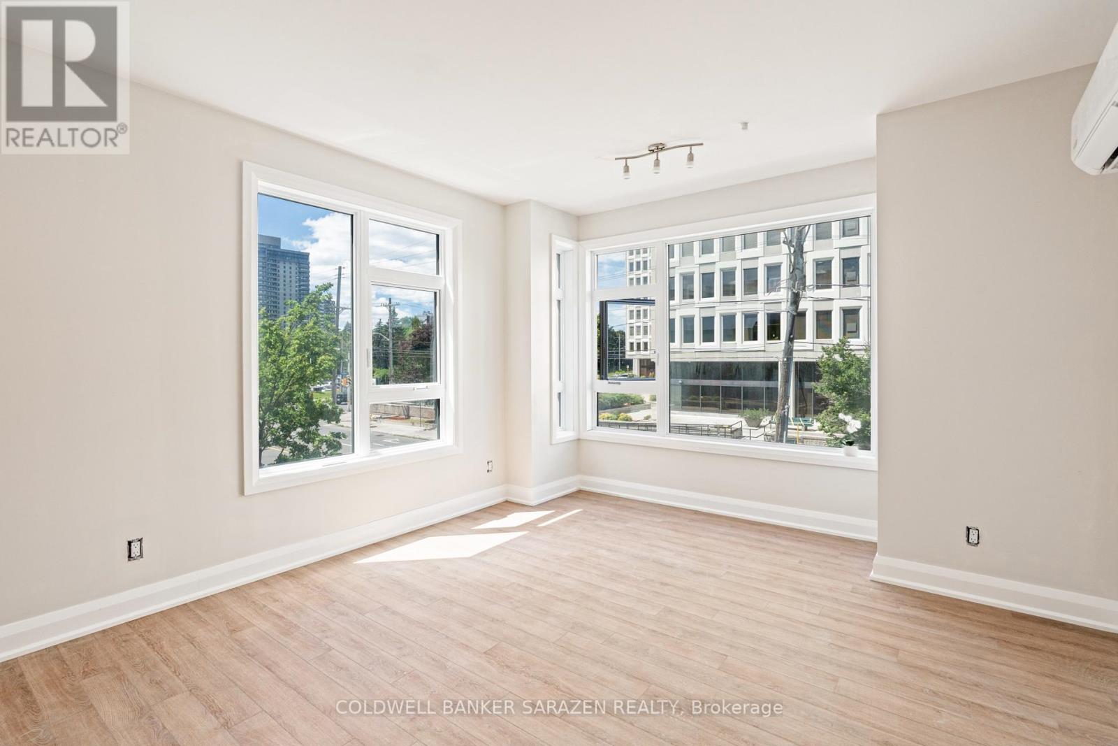 201 - 10 Mcarthur Avenue, Ottawa, Ontario  K1L 6R2 - Photo 8 - X12641408