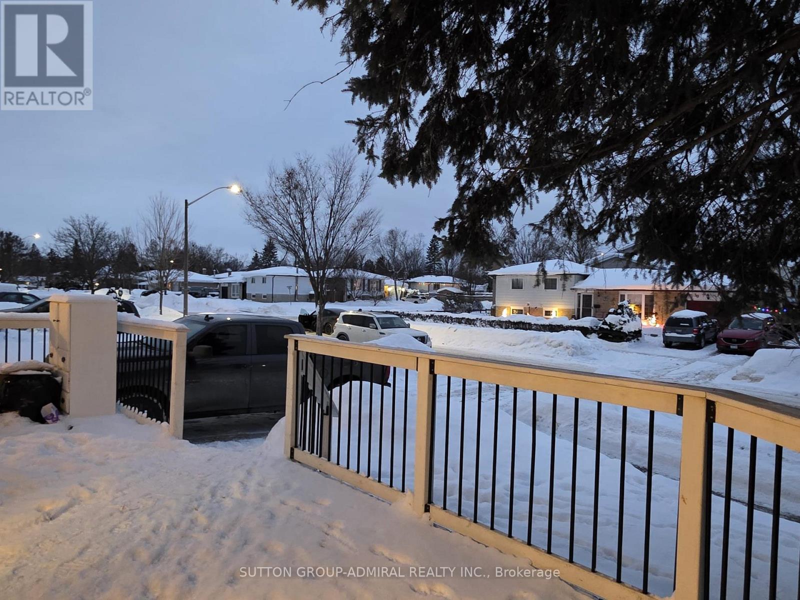 Upper - 31 Jeffrey Street, Barrie, Ontario  L4M 5H5 - Photo 5 - S12638192