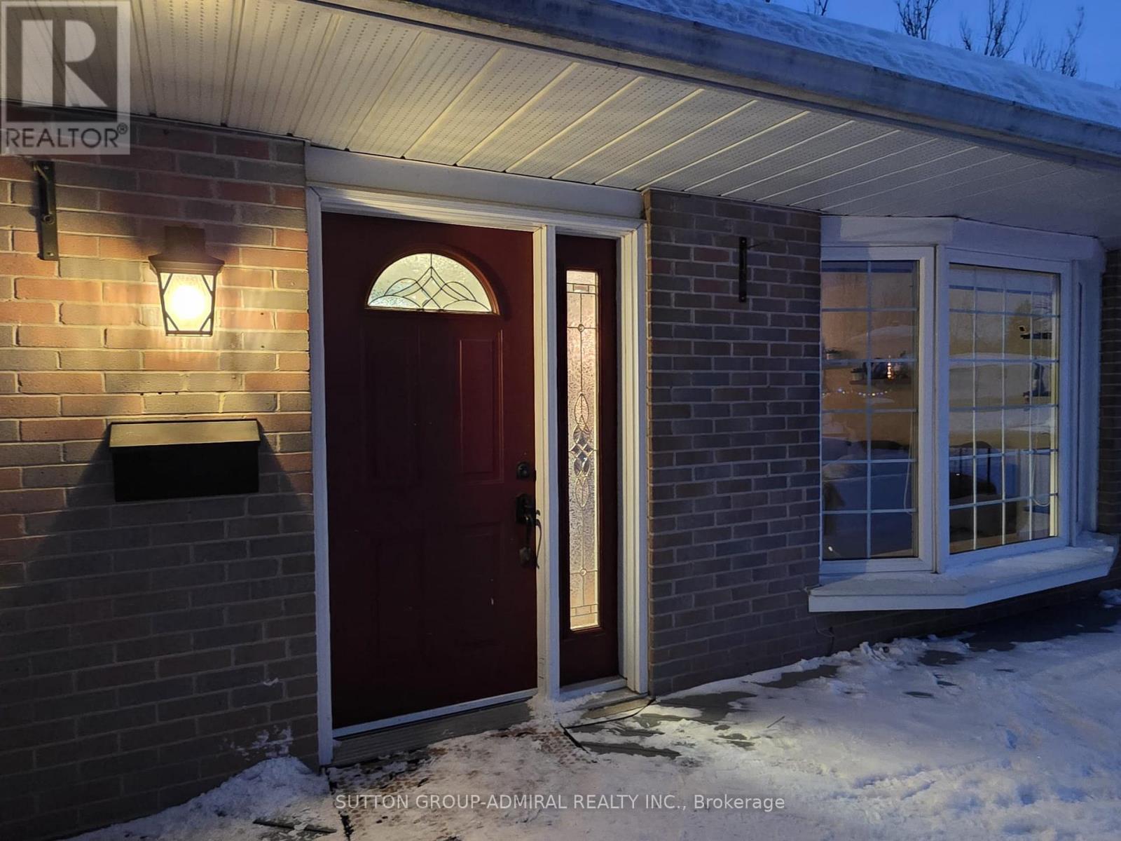 Upper - 31 Jeffrey Street, Barrie, Ontario  L4M 5H5 - Photo 6 - S12638192