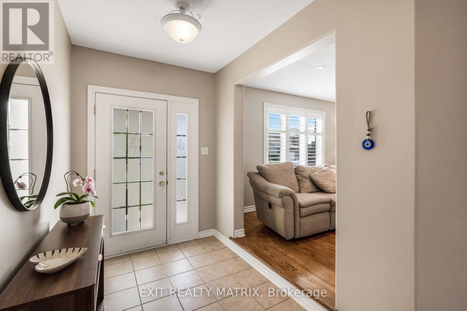 16 La Citadelle Street, Russell, Ontario  K0A 1W0 - Photo 2 - X12378574